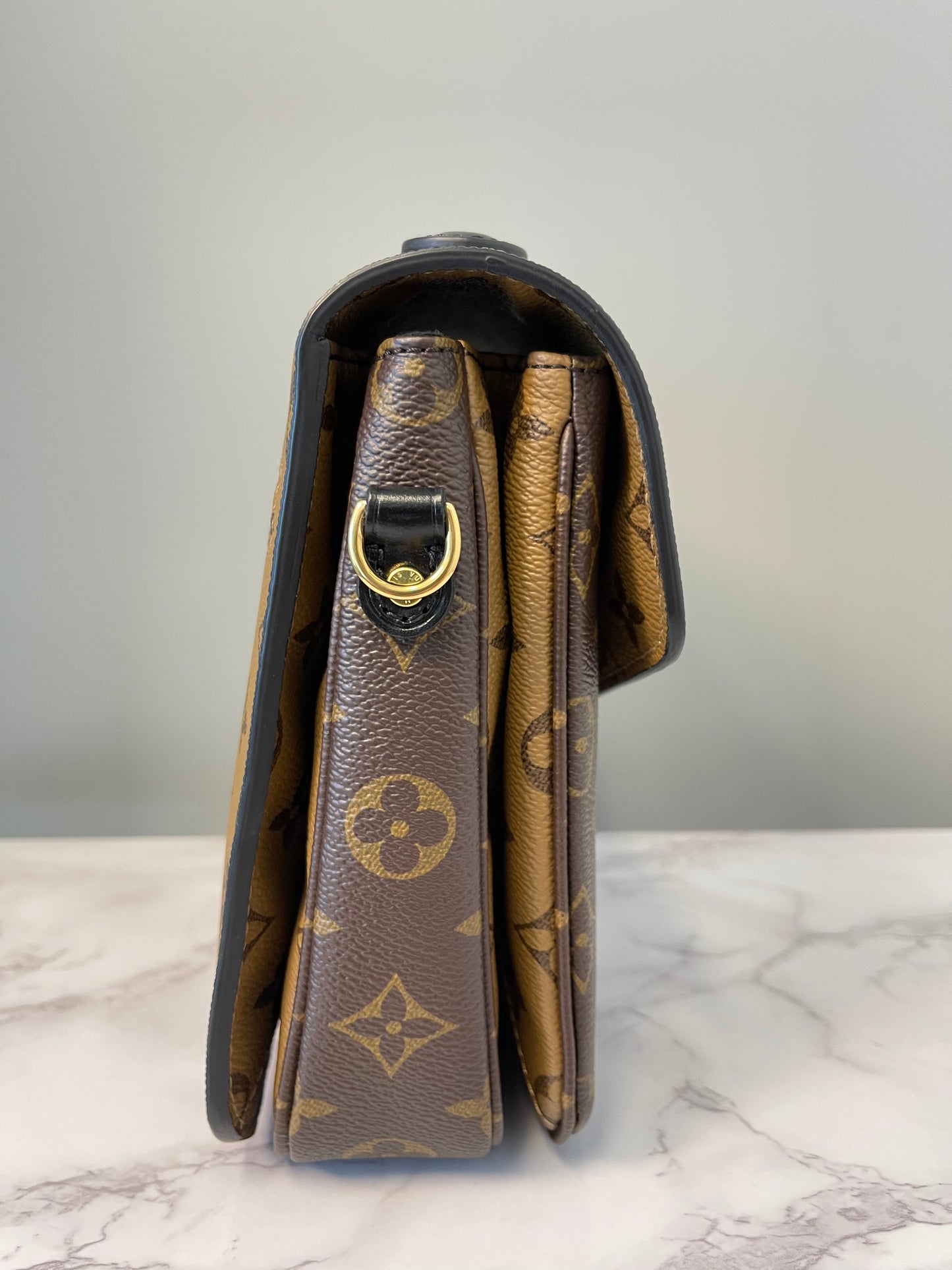 LOUIS VUITTON REVERSE MONOGRAM POCHETTE MÉTIS (LIKE-NEW!)