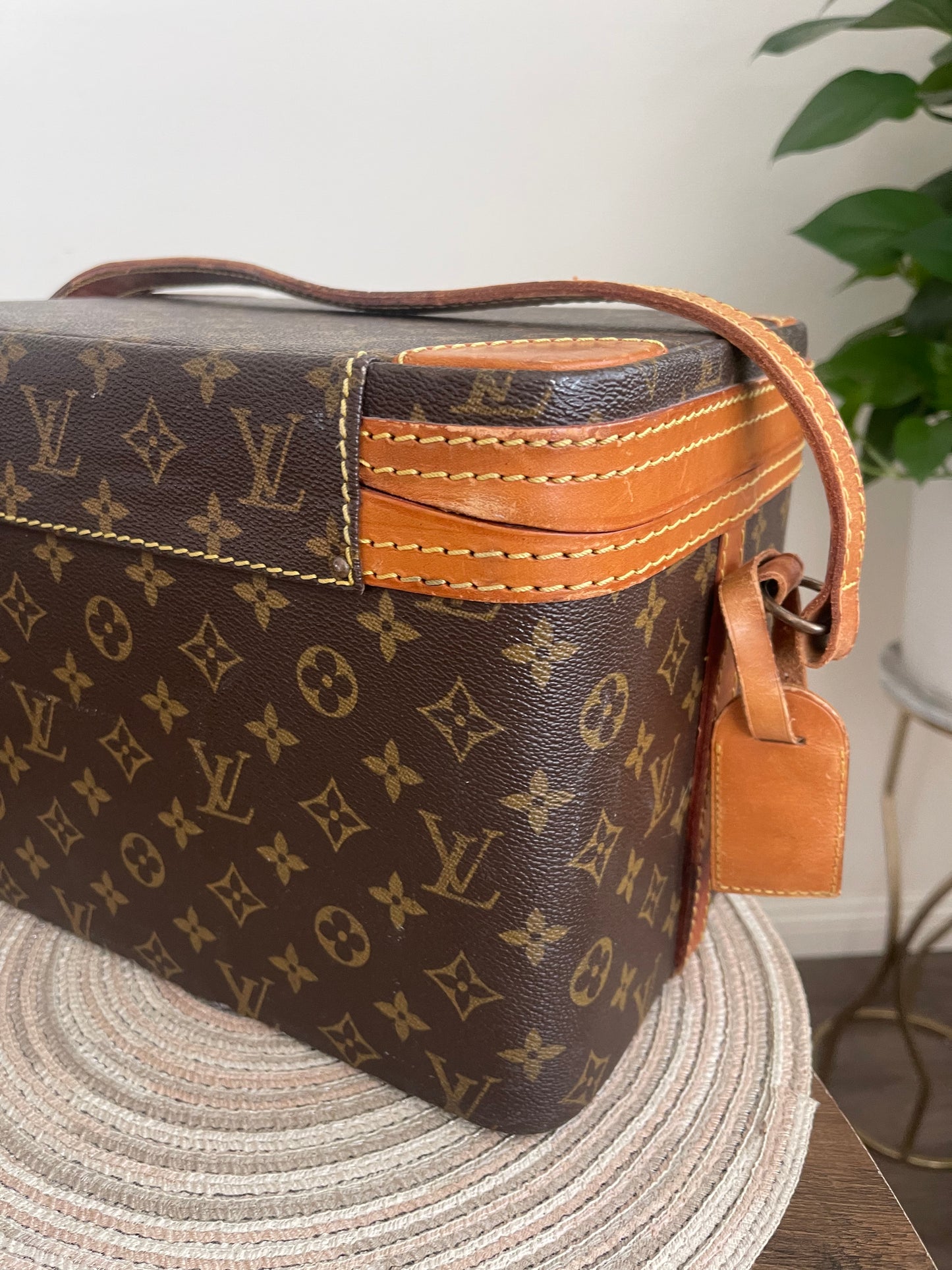 LOUIS VUITTON VANITY