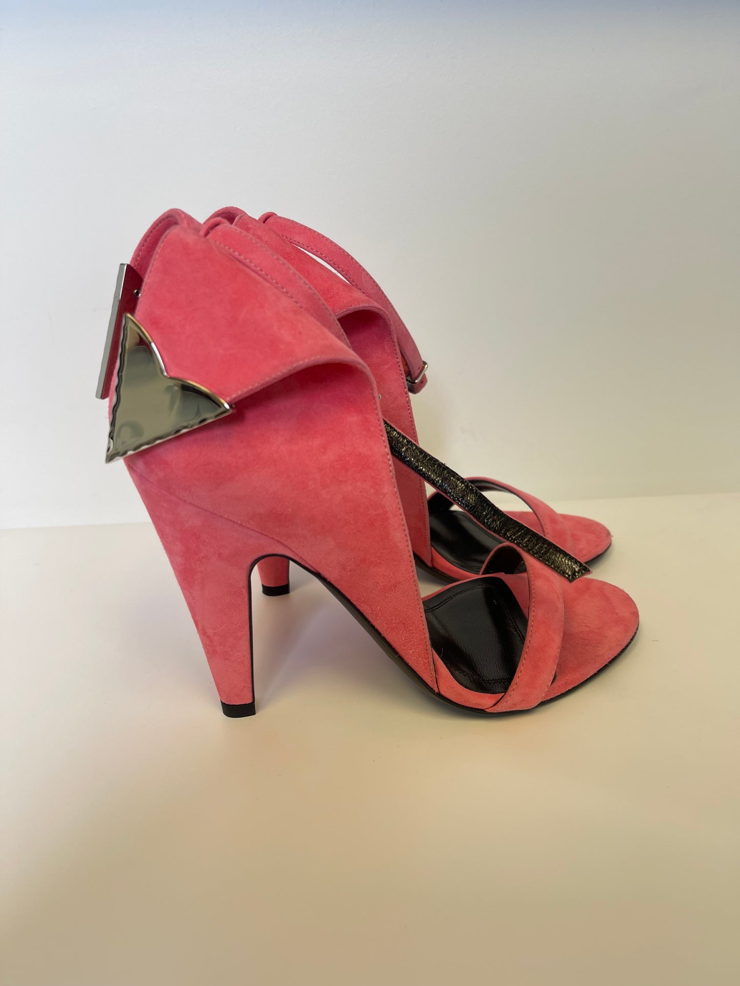 CALVIN KELIN SPECIAL EDITION PINK PUMPS SIZE 7