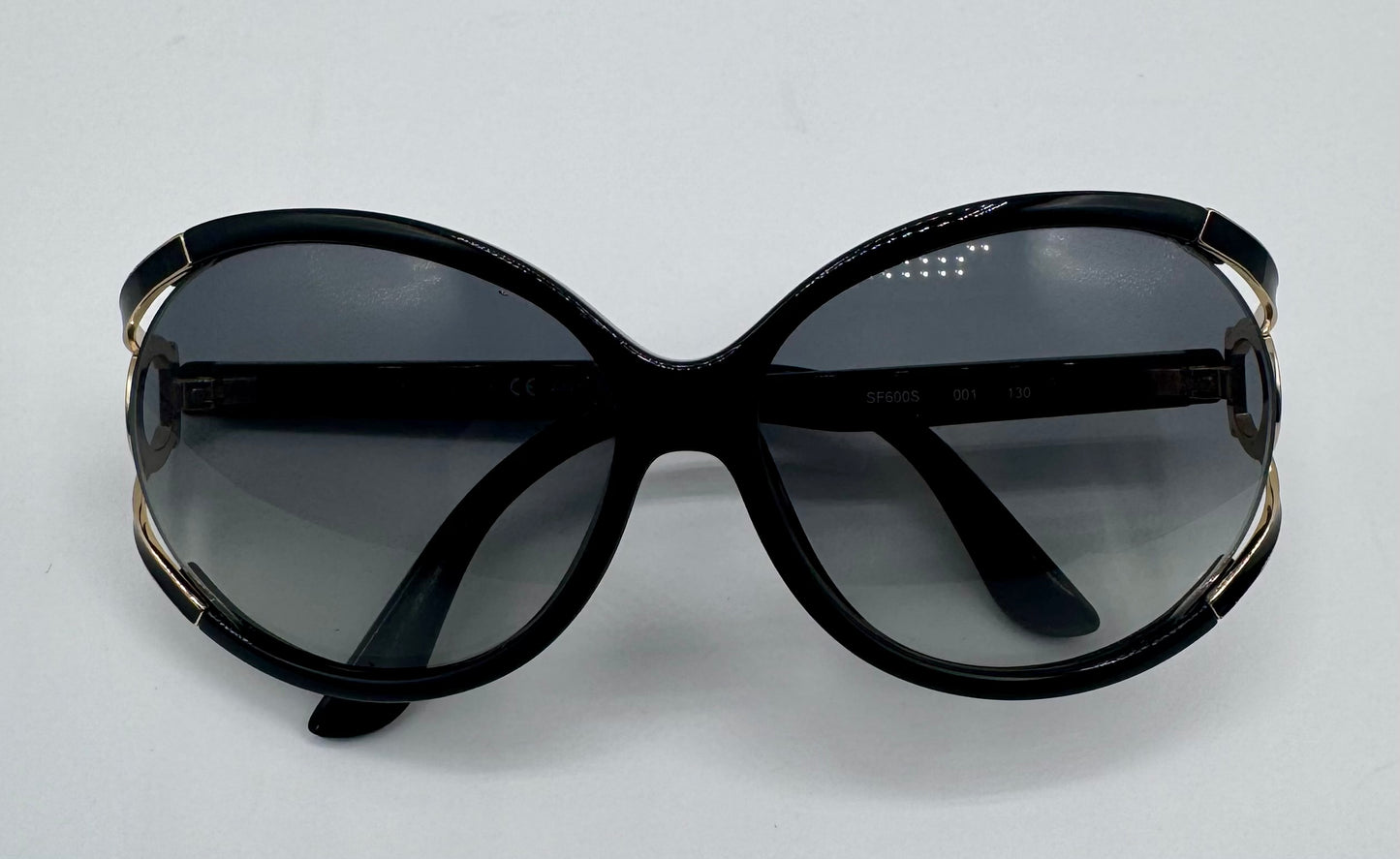 WOMENS ROUND SHAPED FERRAGAMO SUNGLASSES.