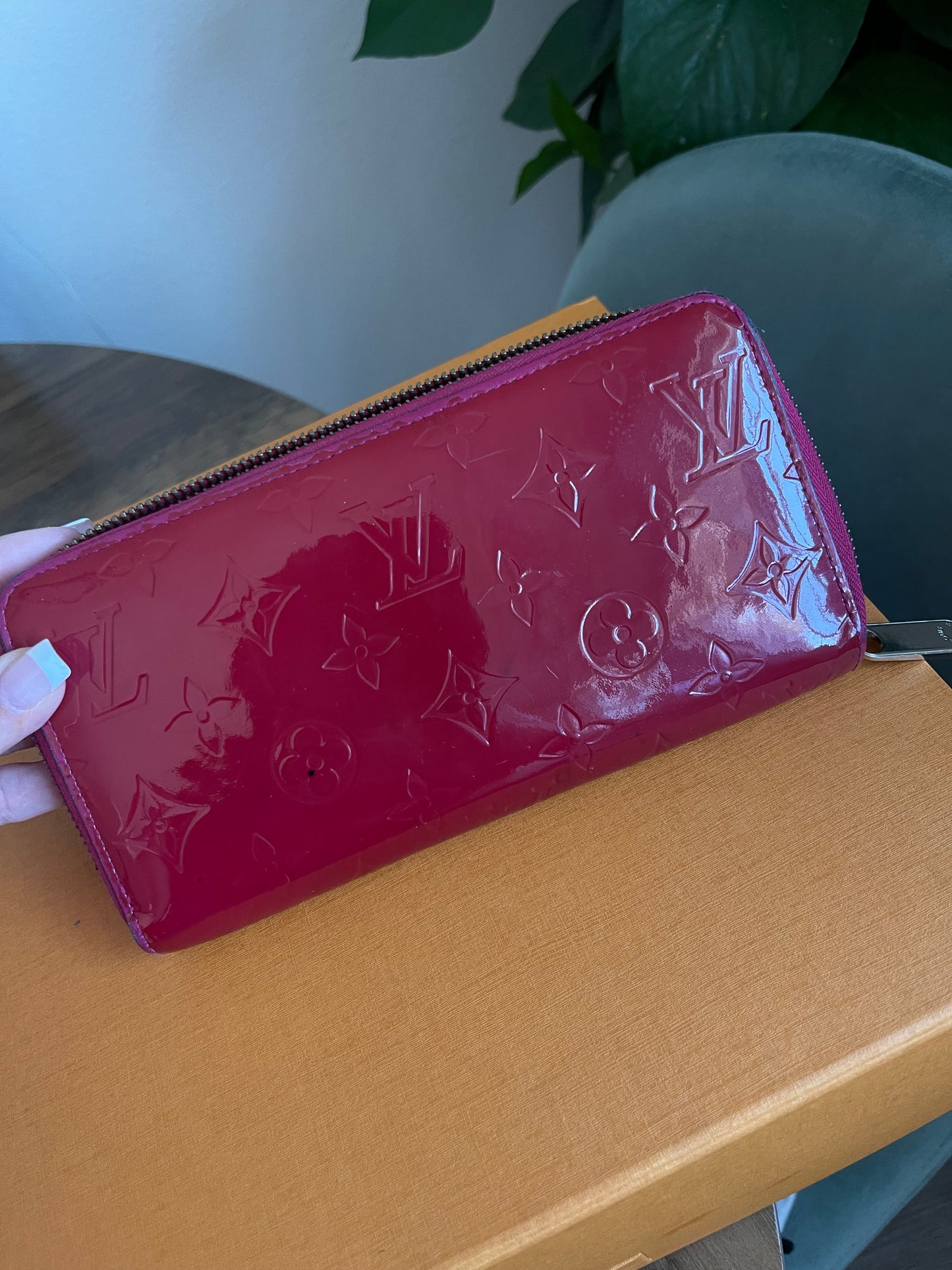 RED LOUIS VUITTON VERNIS ZIPPY WALLET