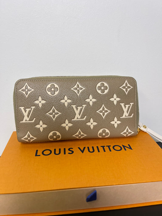 LOUIS VUITTON SPRING IN THE CITY ZIPPY WALLET
