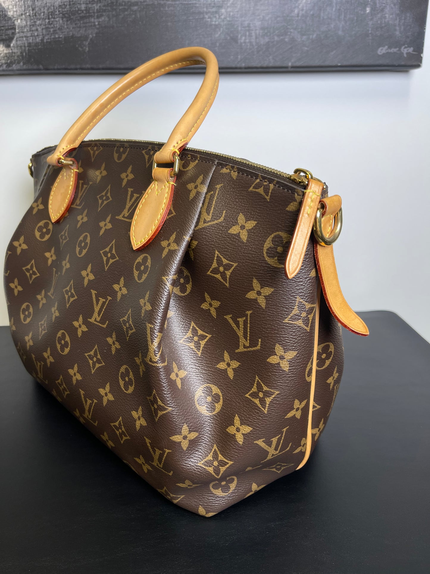 LOUIS VUITTON MM TURNNE