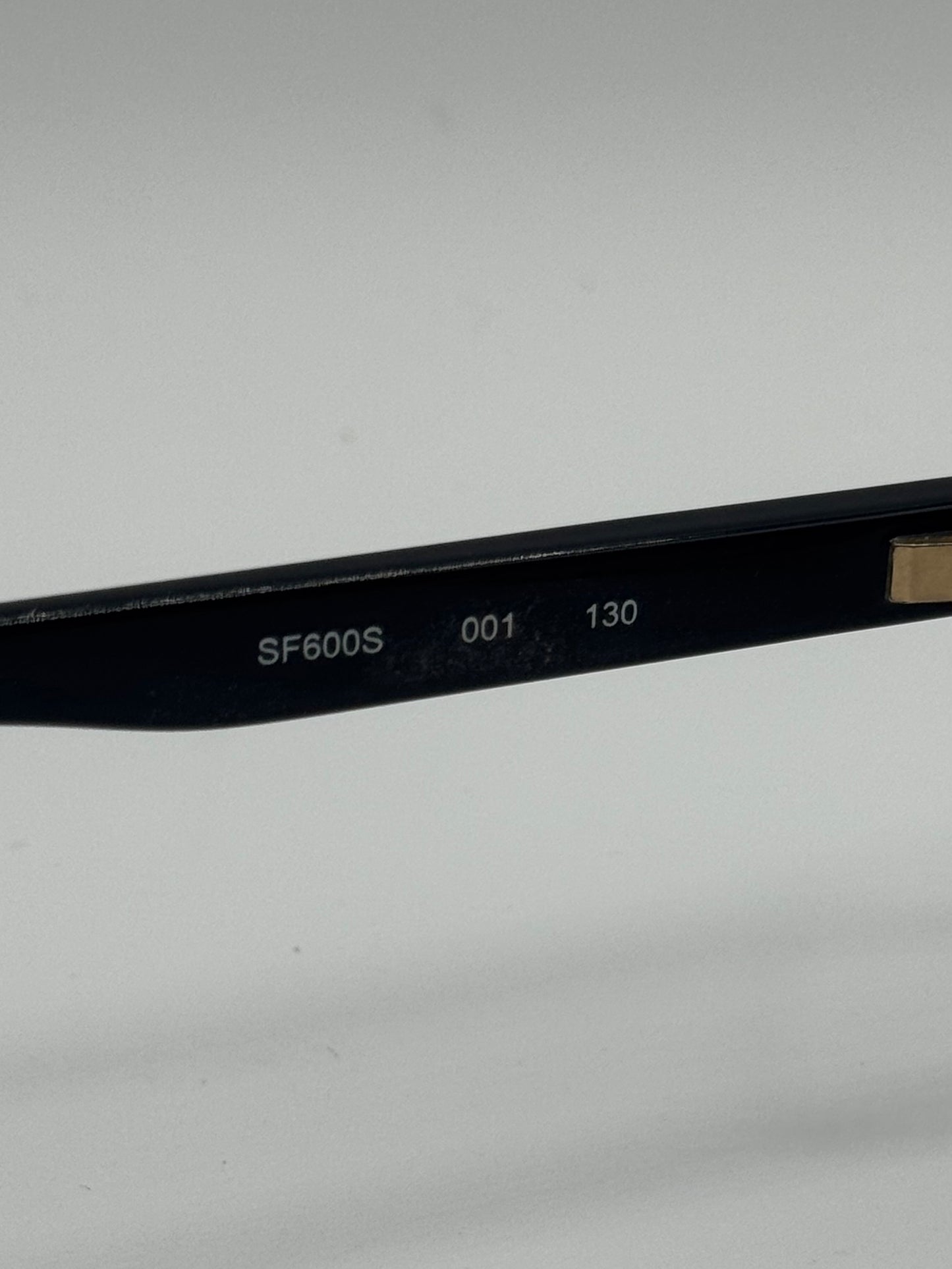 WOMENS ROUND SHAPED FERRAGAMO SUNGLASSES.