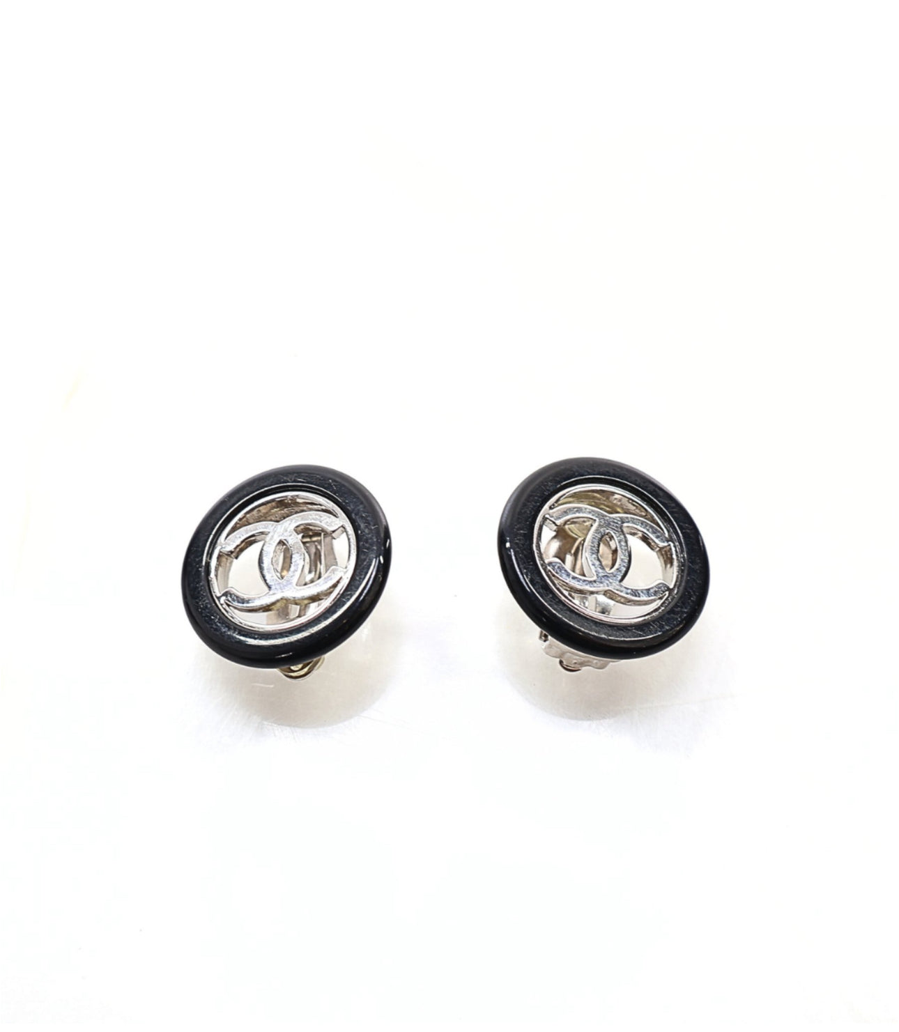 CHANEL CLIP ON EARRINGS VINTAGE