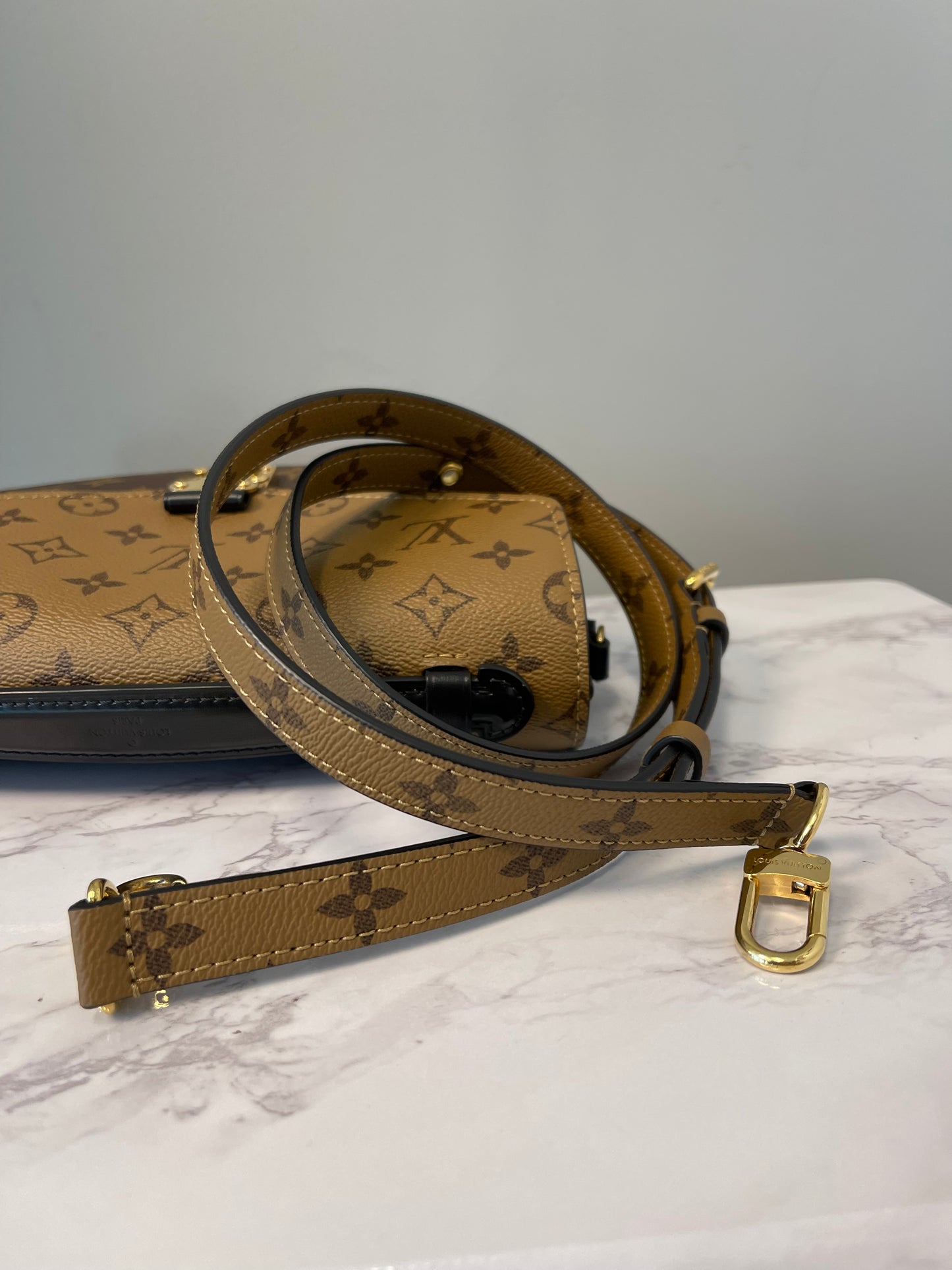 LOUIS VUITTON REVERSE MONOGRAM POCHETTE MÉTIS (LIKE-NEW!)