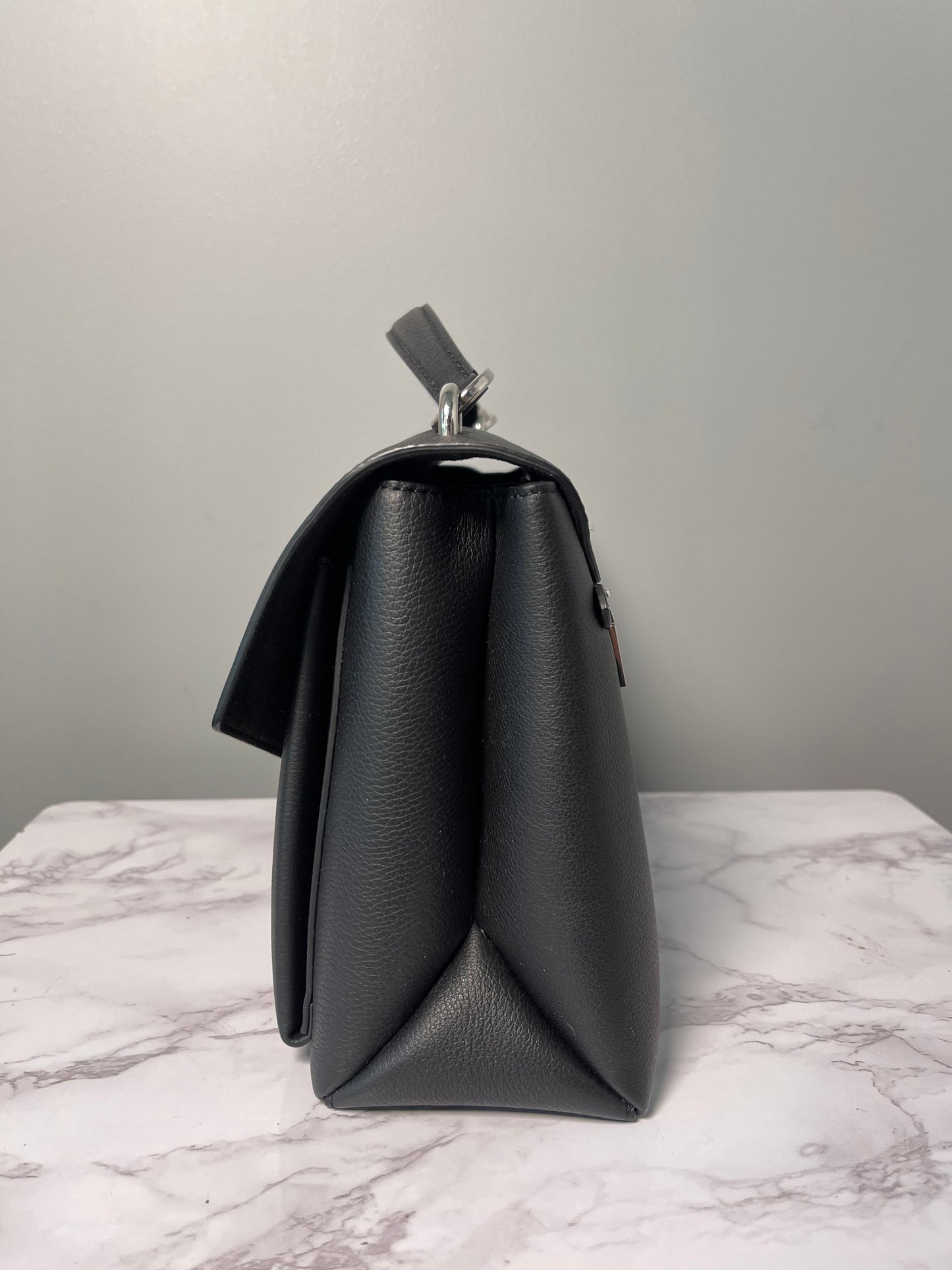 LOUIS VUITTON LOCKME BAG BLACK