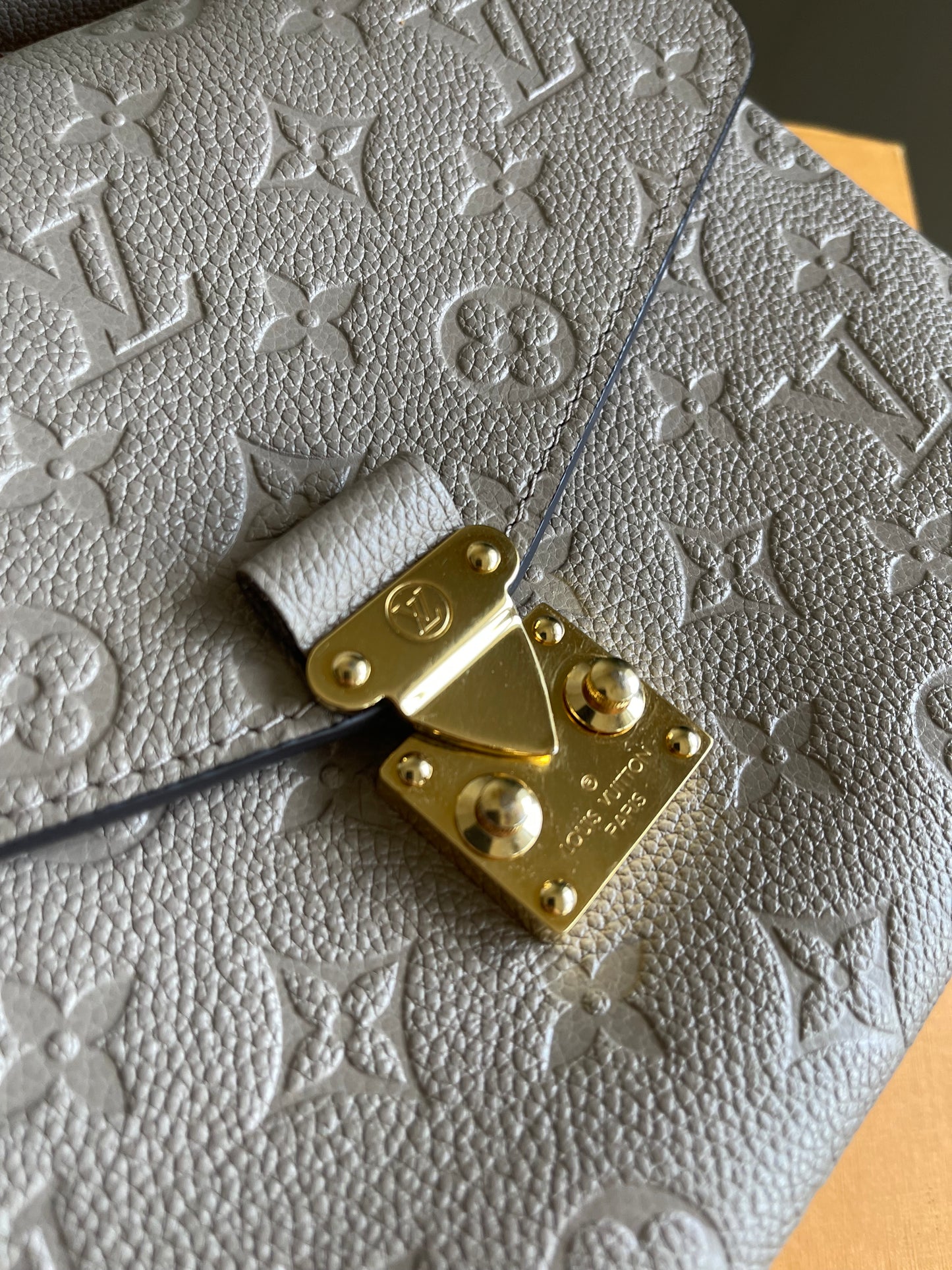 LOUIS VUITTON POCHETTE MÉTIS
