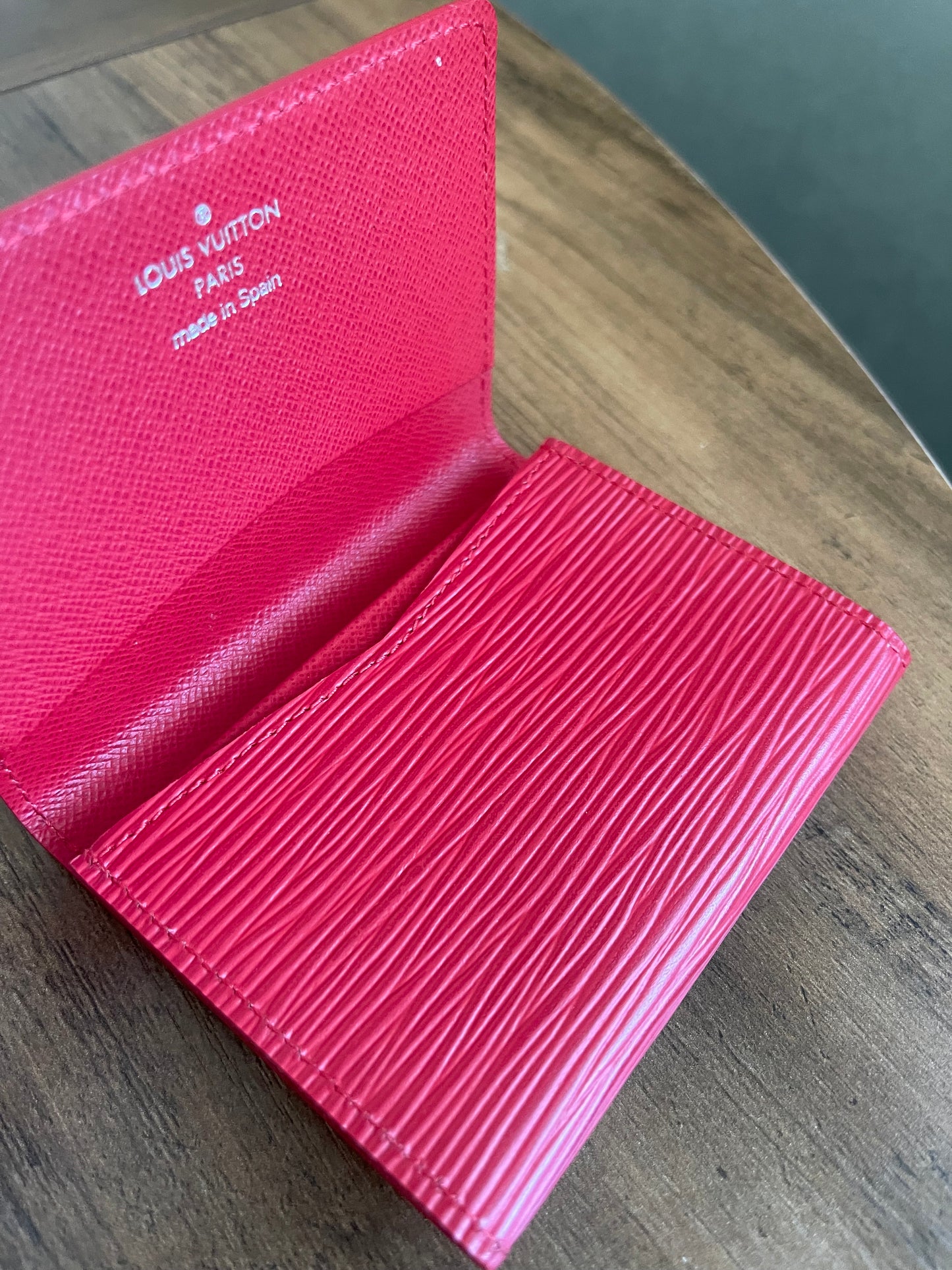 EPI RED LOUIS VUITTON CARD HOLDER