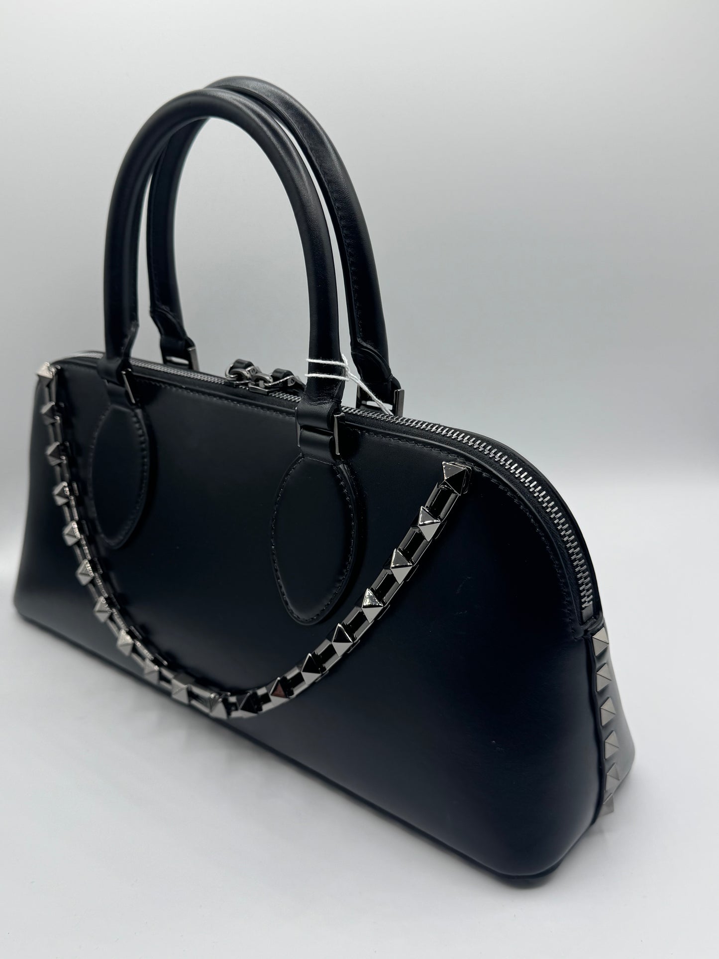 BLACK STUDDED VALENTINO BAG WITH STRAP