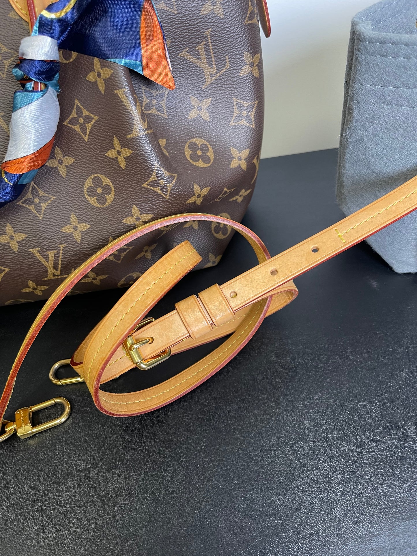 LOUIS VUITTON MM TURNNE
