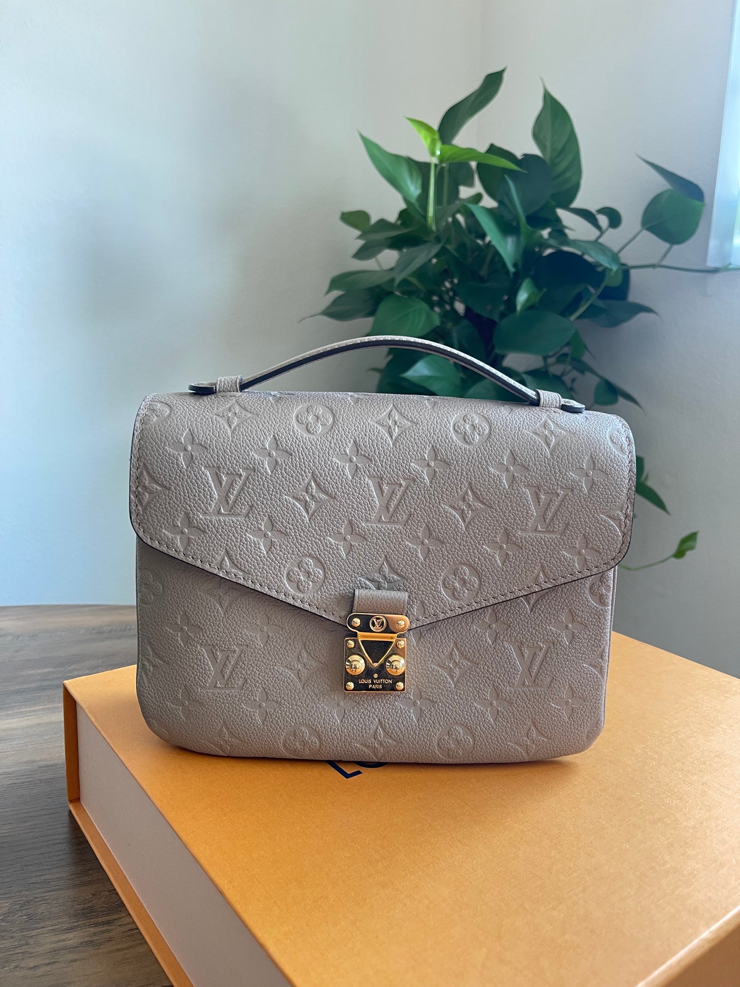 LOUIS VUITTON POCHETTE MÉTIS