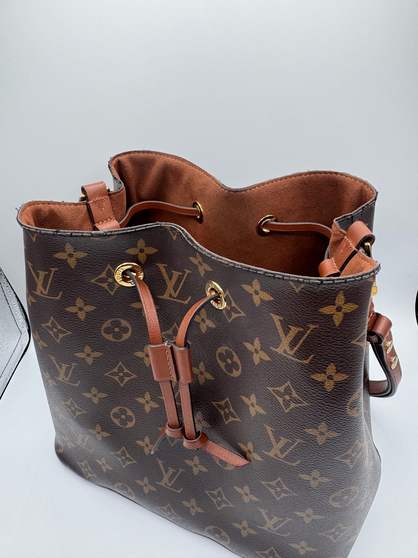 LOUIS VUITTON NEO NOE MONOGRAM