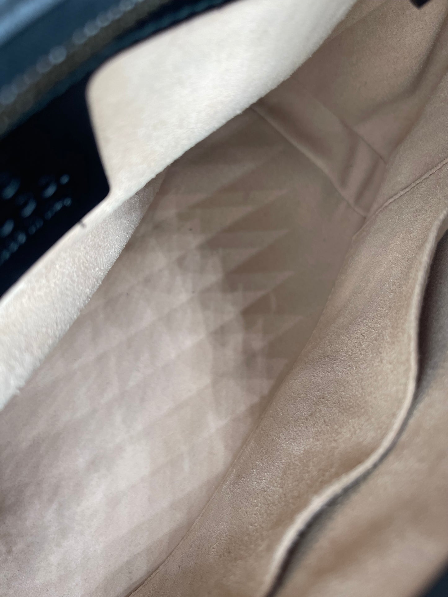 GUCCI CALFSKIN MATELASSE SMALL WITH CROSSBODY STRAP