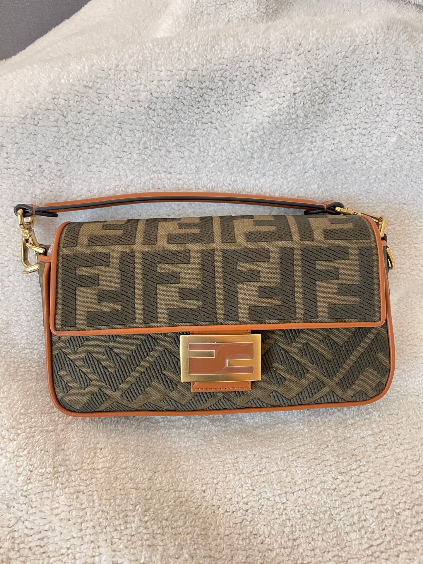 FENDI MAMA BAGUETTE
