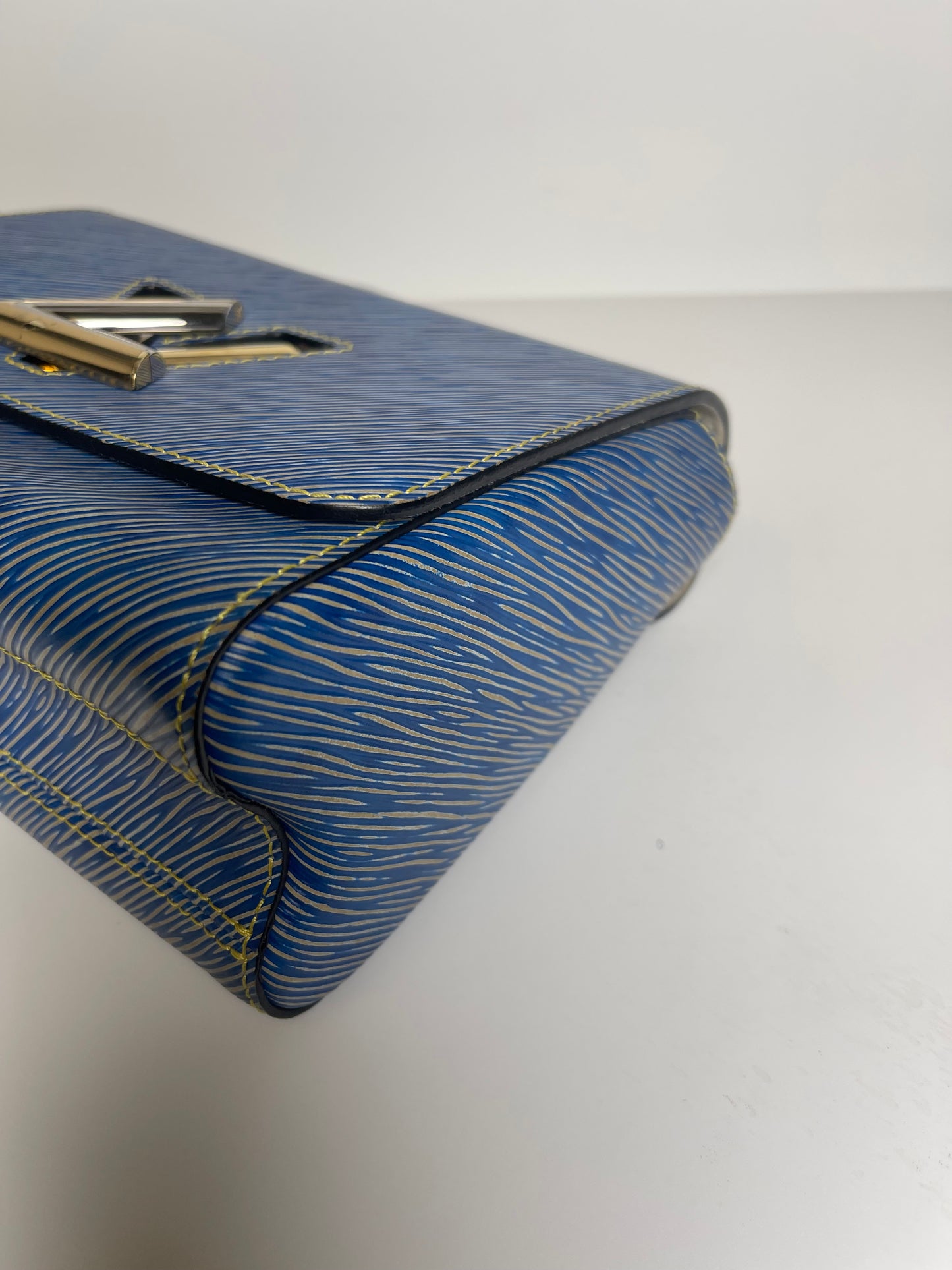 LOUIS VUITTON TWIST EPI BLUE CROSSBODY