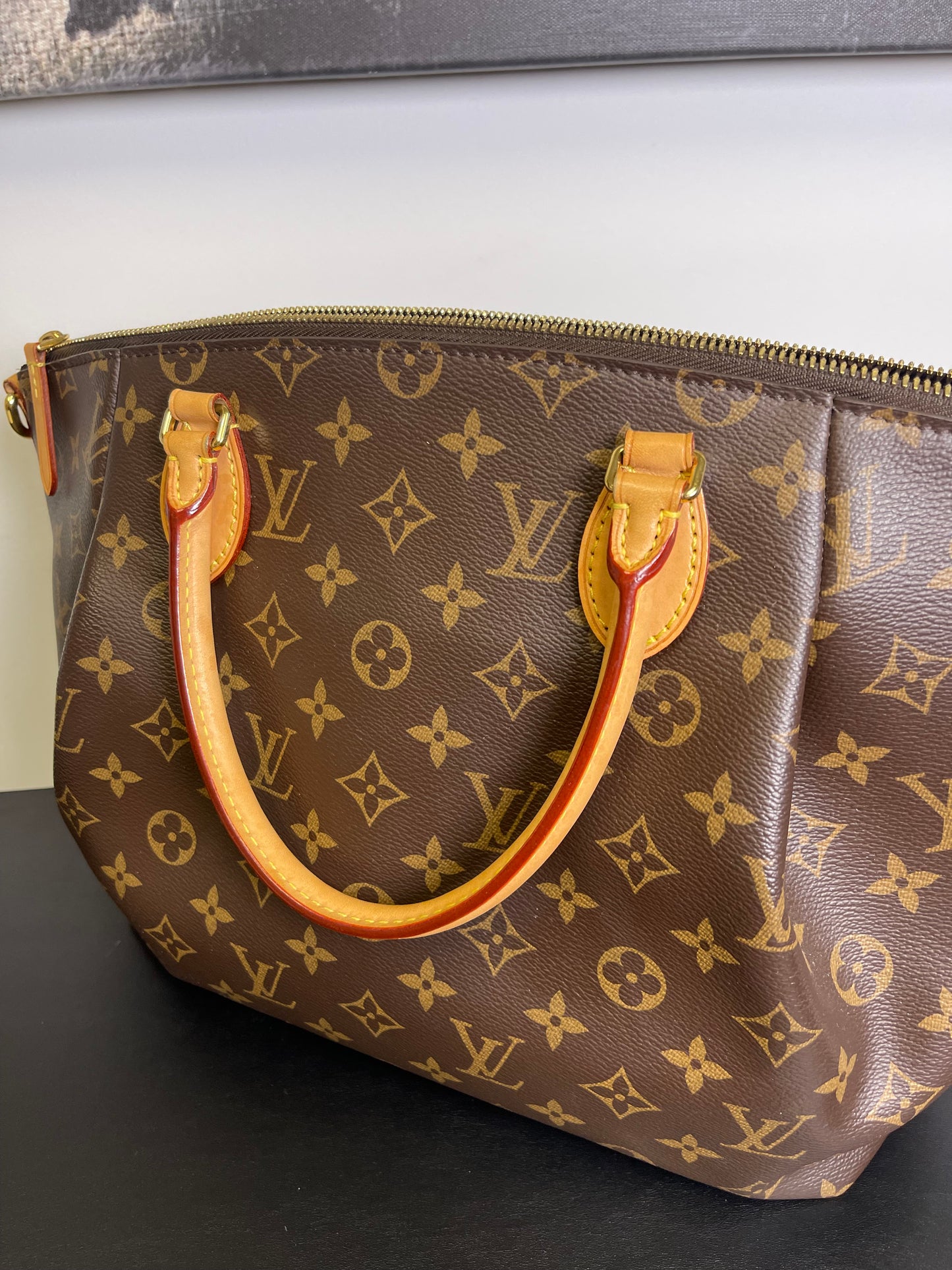 LOUIS VUITTON MM TURNNE