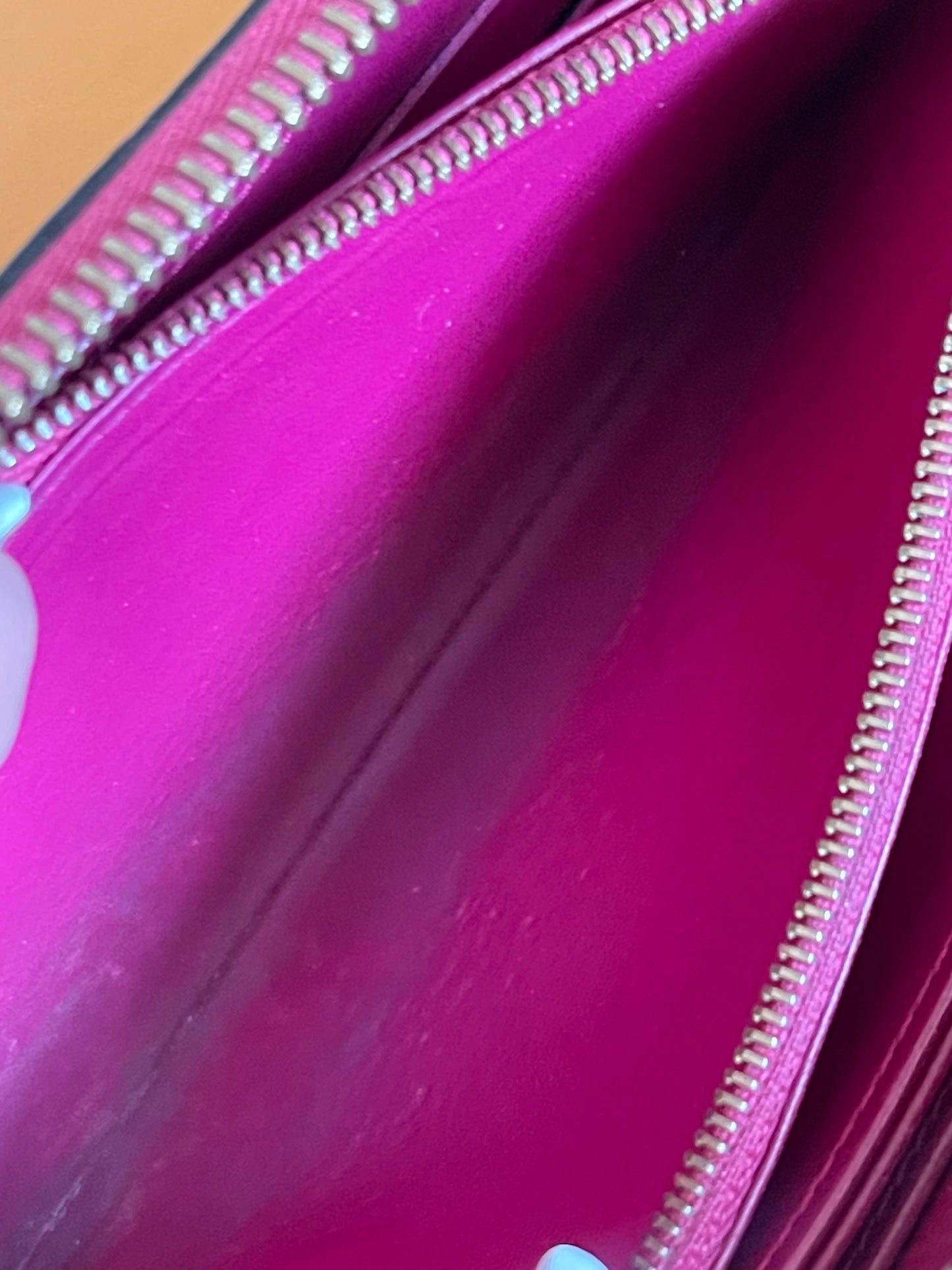 RED LOUIS VUITTON VERNIS ZIPPY WALLET