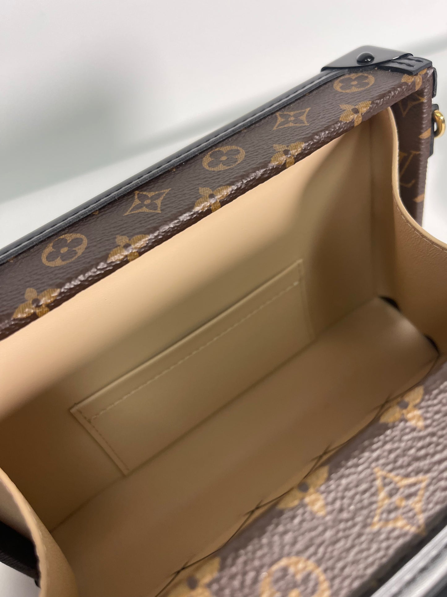 LOUIS VUITTON PETITE MALLE TRUNK CHIPPED FULL SET