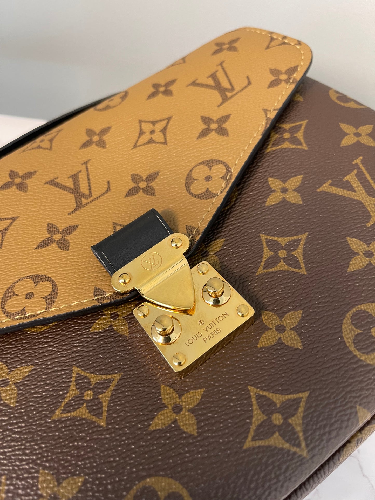 LOUIS VUITTON REVERSE MONOGRAM POCHETTE MÉTIS (LIKE-NEW!)