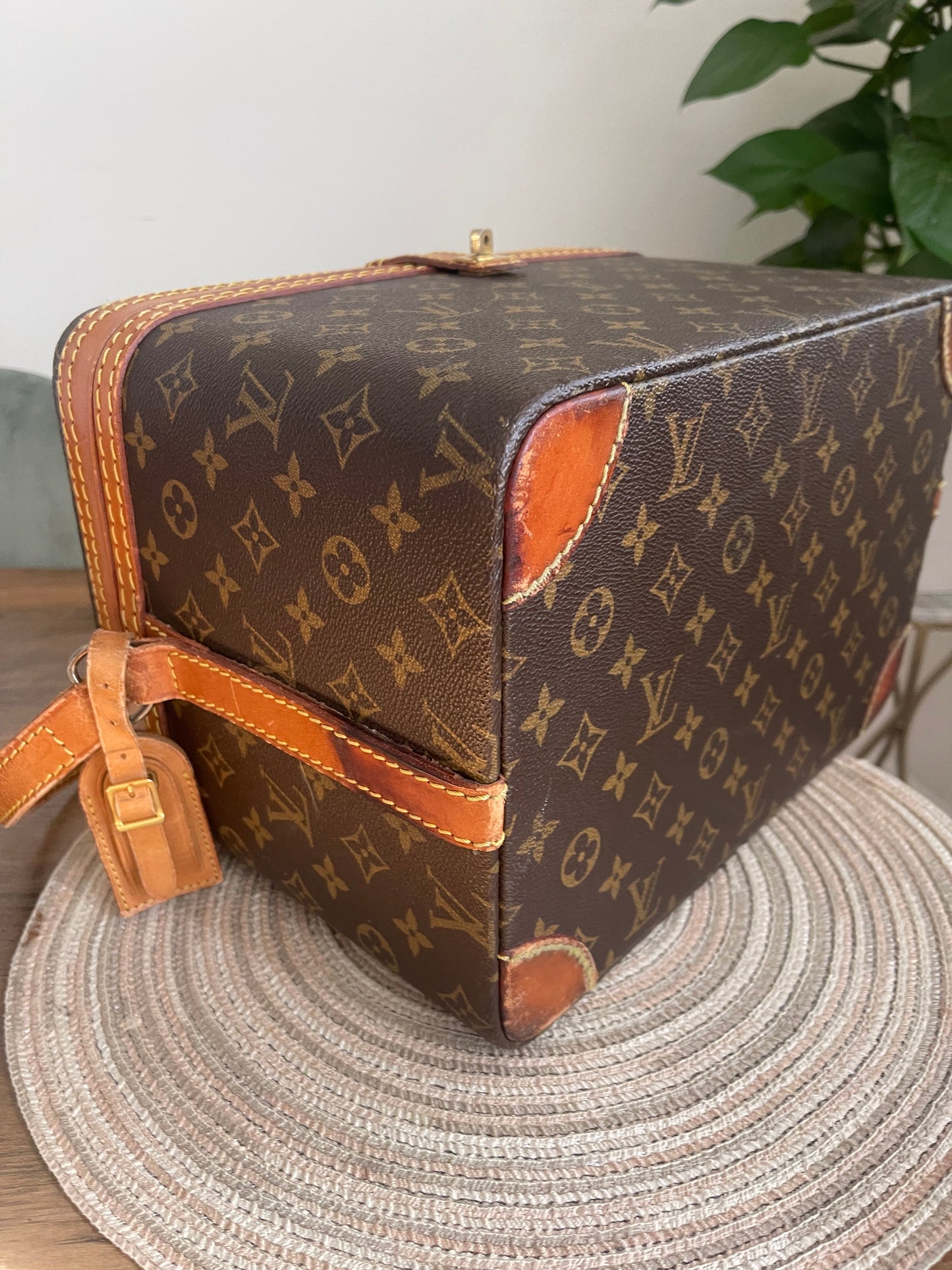 LOUIS VUITTON VANITY