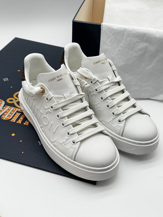 LOUIS VUITTON WOMENS SNEAKERS SIZE 7.5