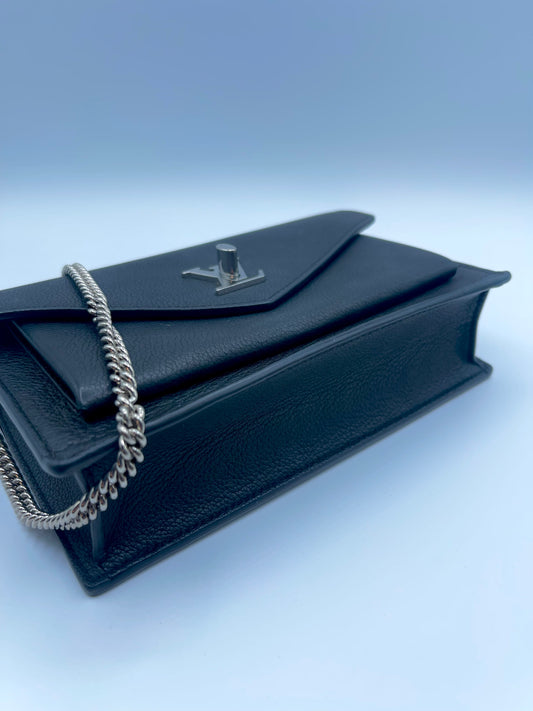 LOUIS VUITTON CALFSKIN LOCKME CHAIN POCHETTE BLACK