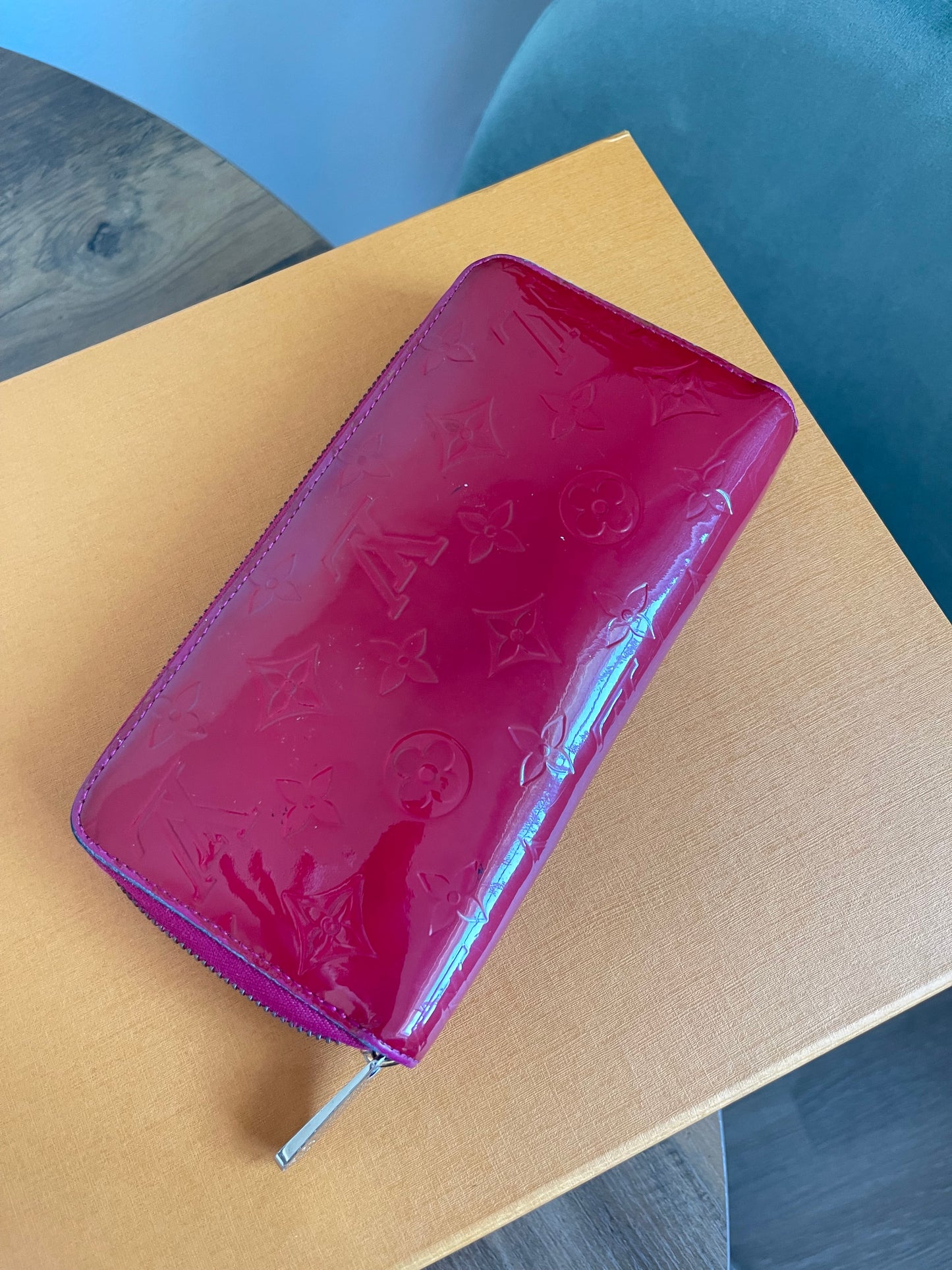 RED LOUIS VUITTON VERNIS ZIPPY WALLET