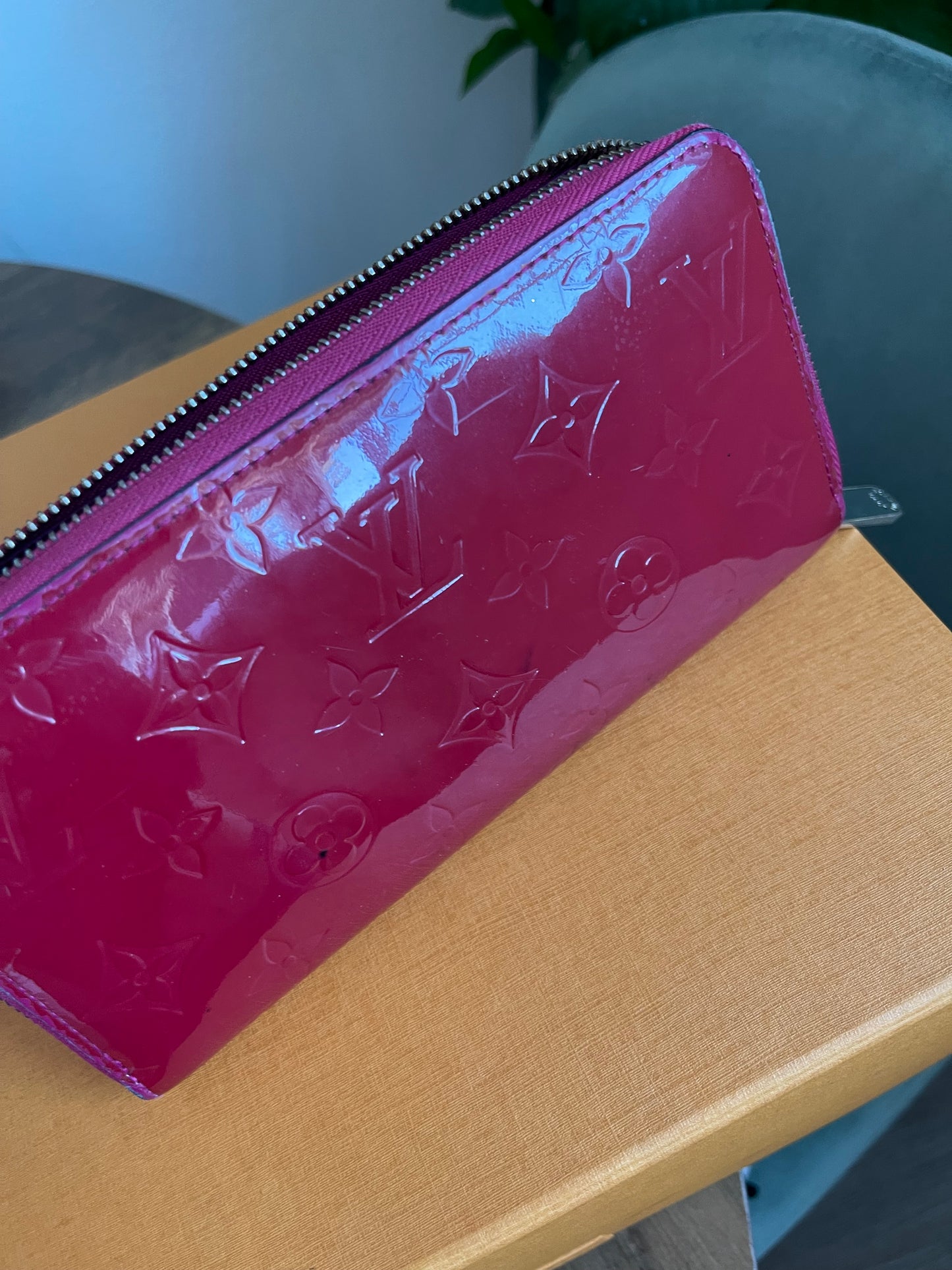 RED LOUIS VUITTON VERNIS ZIPPY WALLET