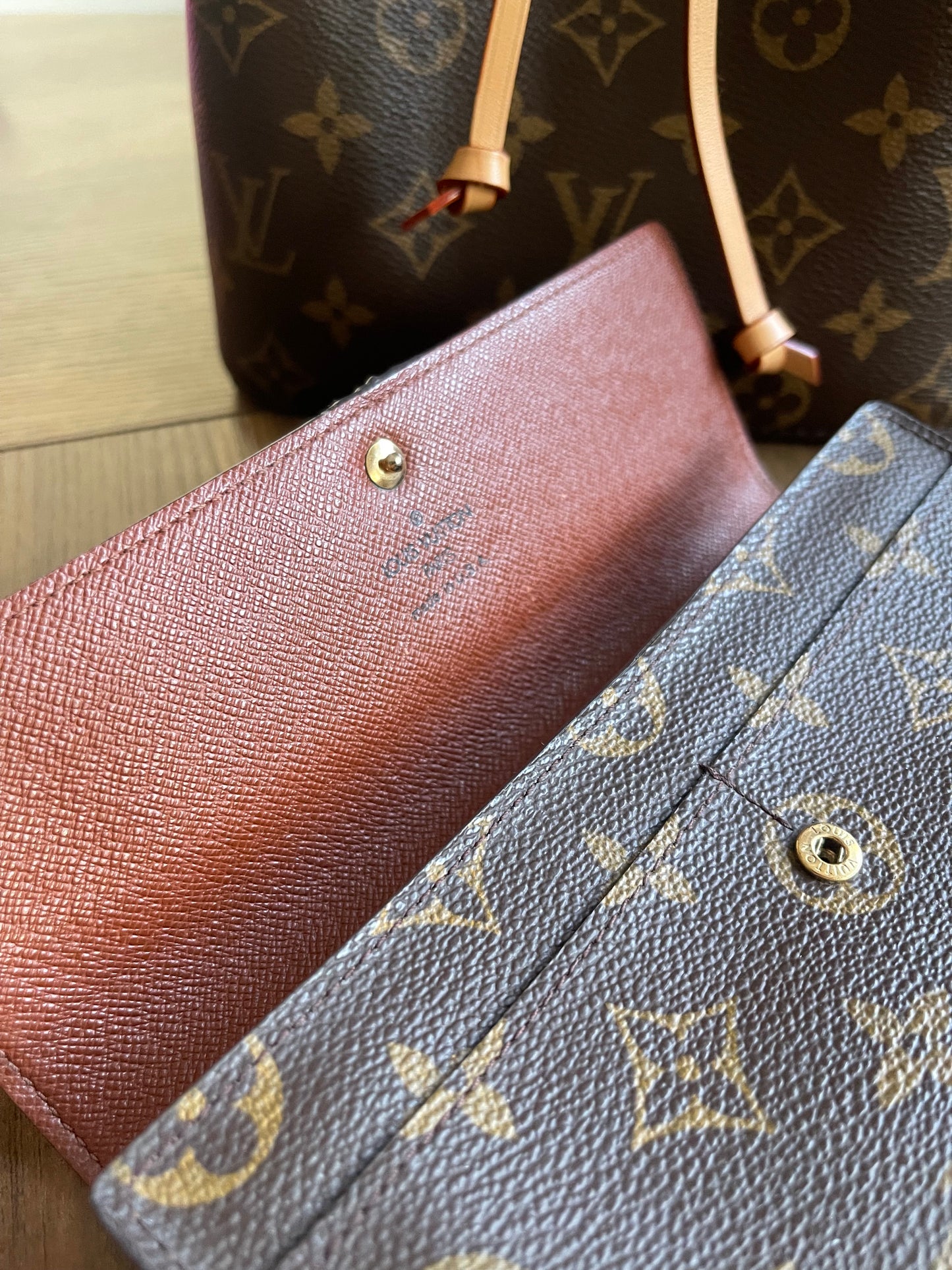 LOUIS VUITTON NEO NOE WITH GIFT