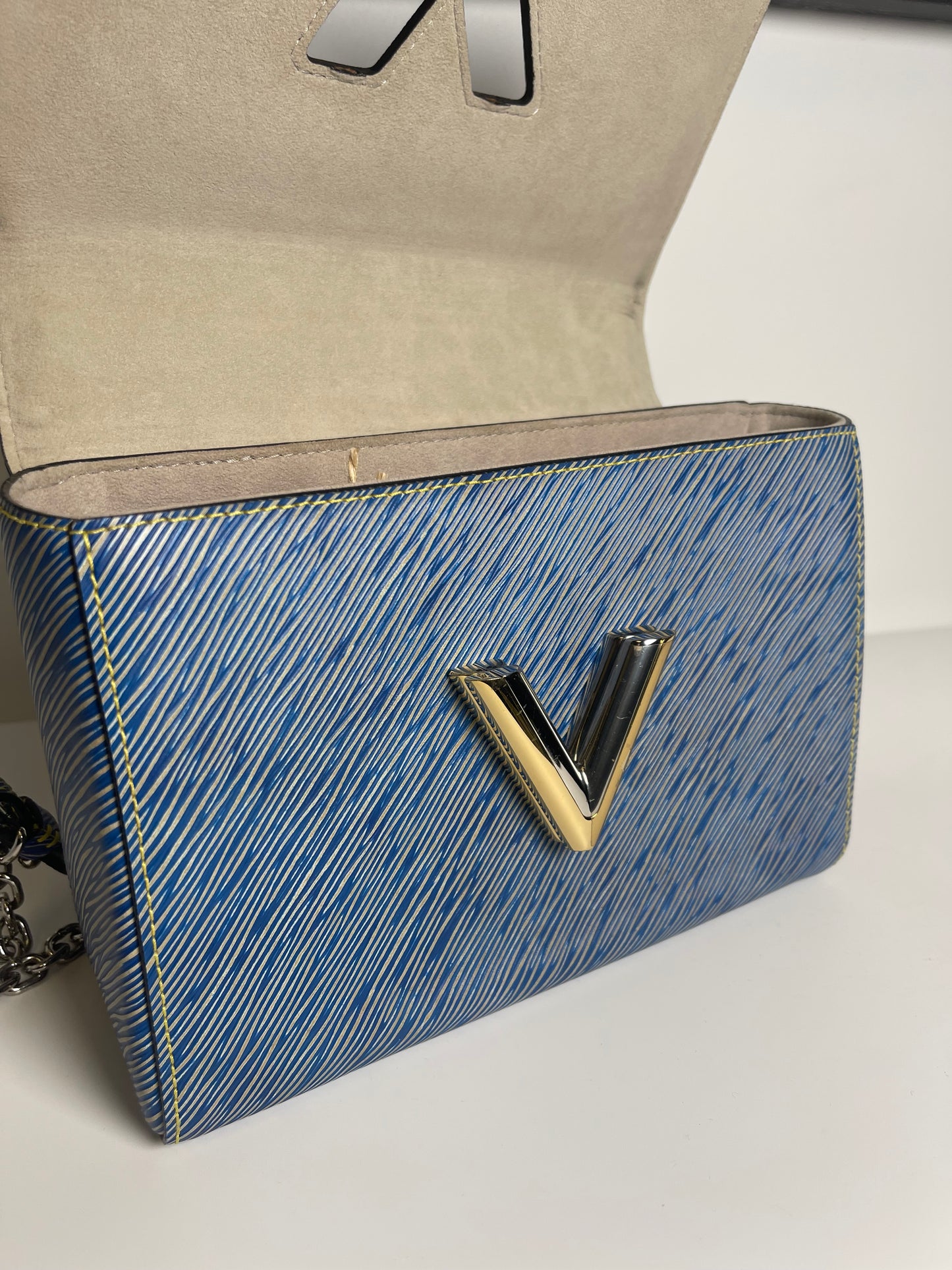LOUIS VUITTON TWIST EPI BLUE CROSSBODY