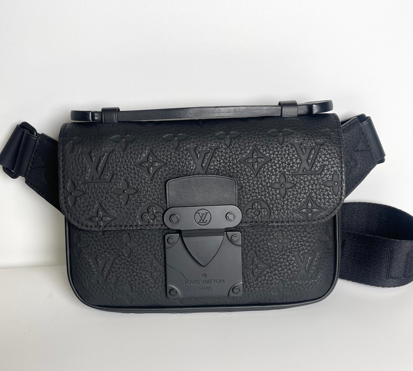 LOUIS VUITTON MEN’S BLACK EMPREINTE CROSSBODY BAG