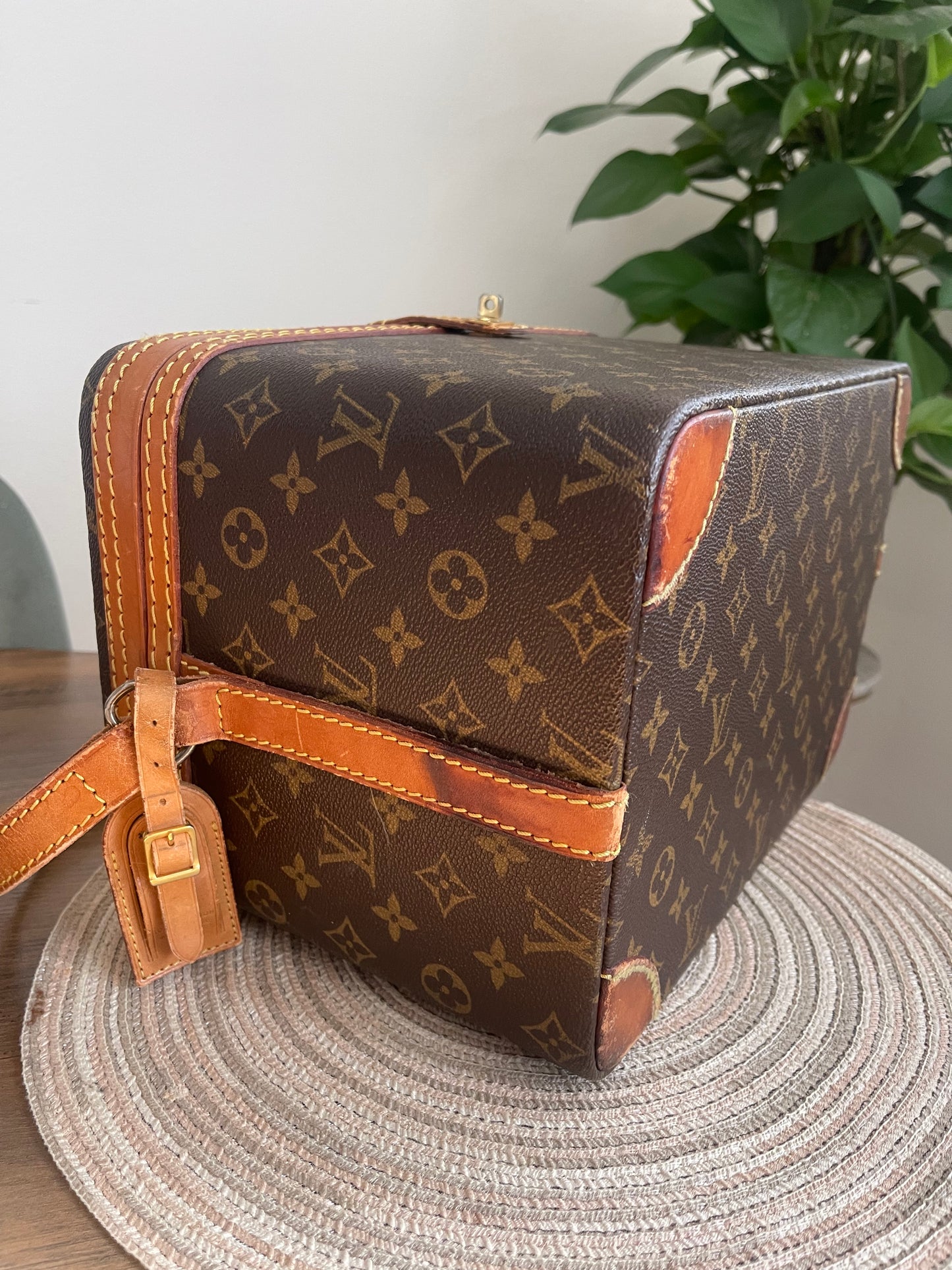LOUIS VUITTON VANITY