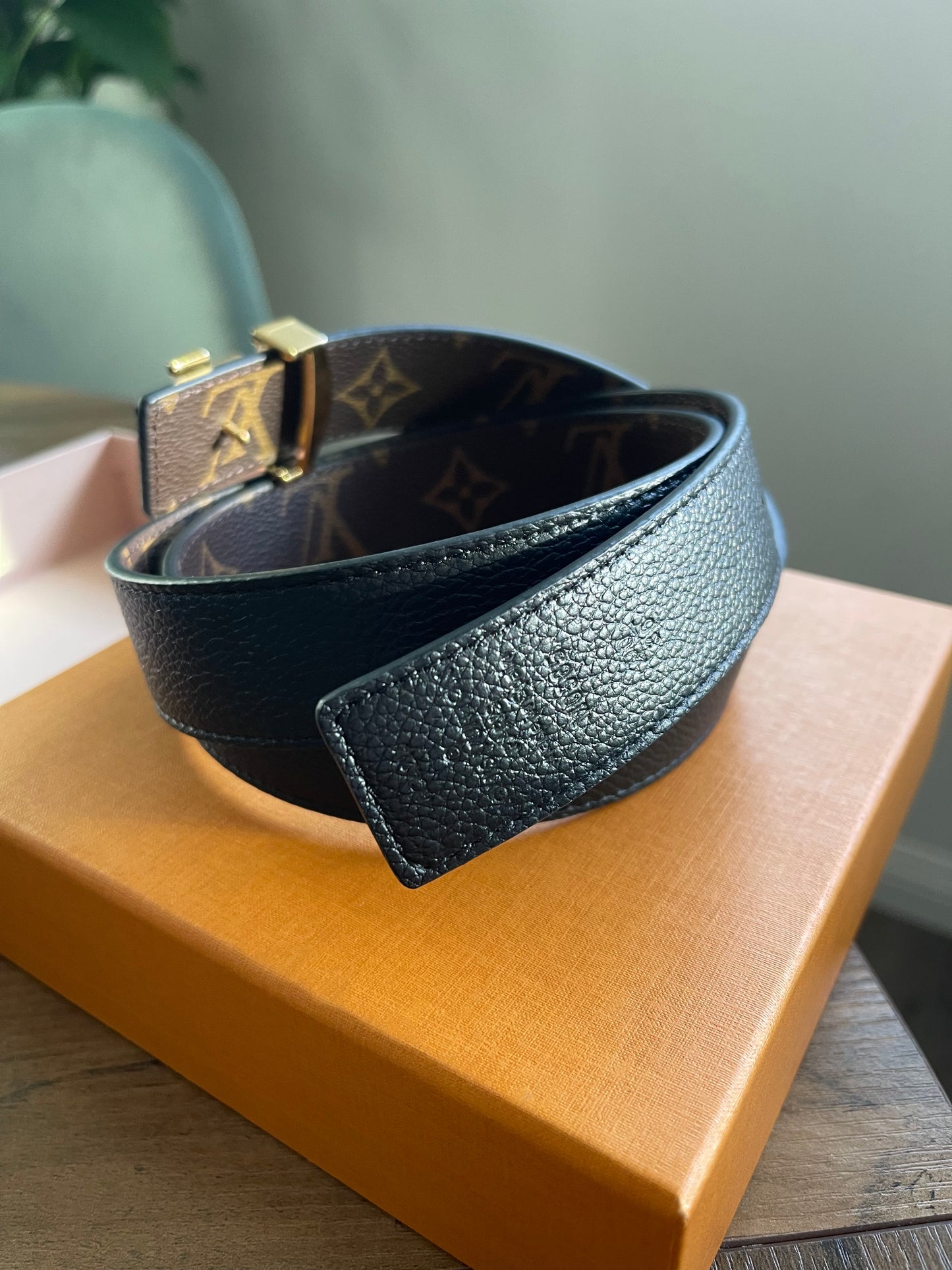 REVERSIBLE LOUIS VUITTON BELT