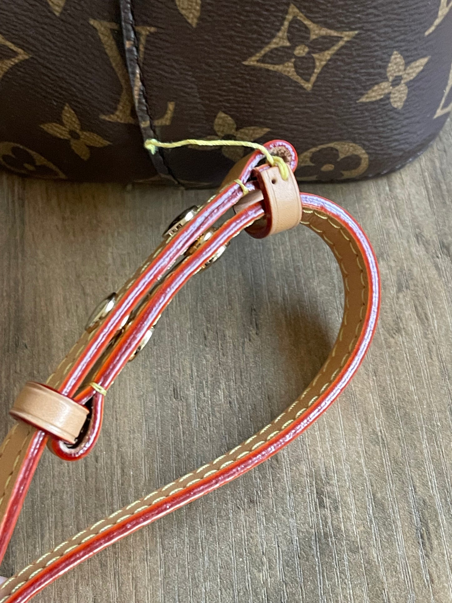 LOUIS VUITTON NEO NOE WITH GIFT