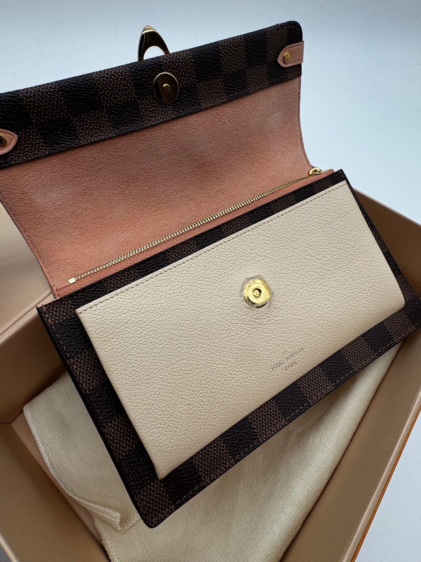 LOUIS VUITTON WALLET ON CHAIN (DISCONTINUED)