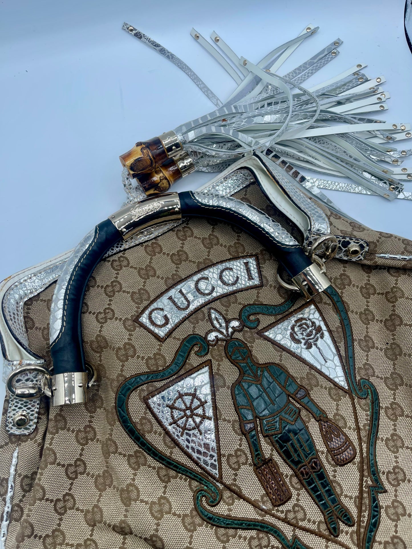 GUCCI MONOGRAM INDY SHOULDER BAG