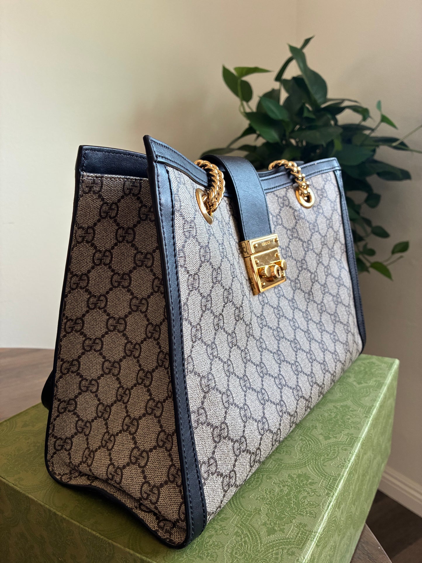 BLACK GUCCI PADLOCK TOTE
