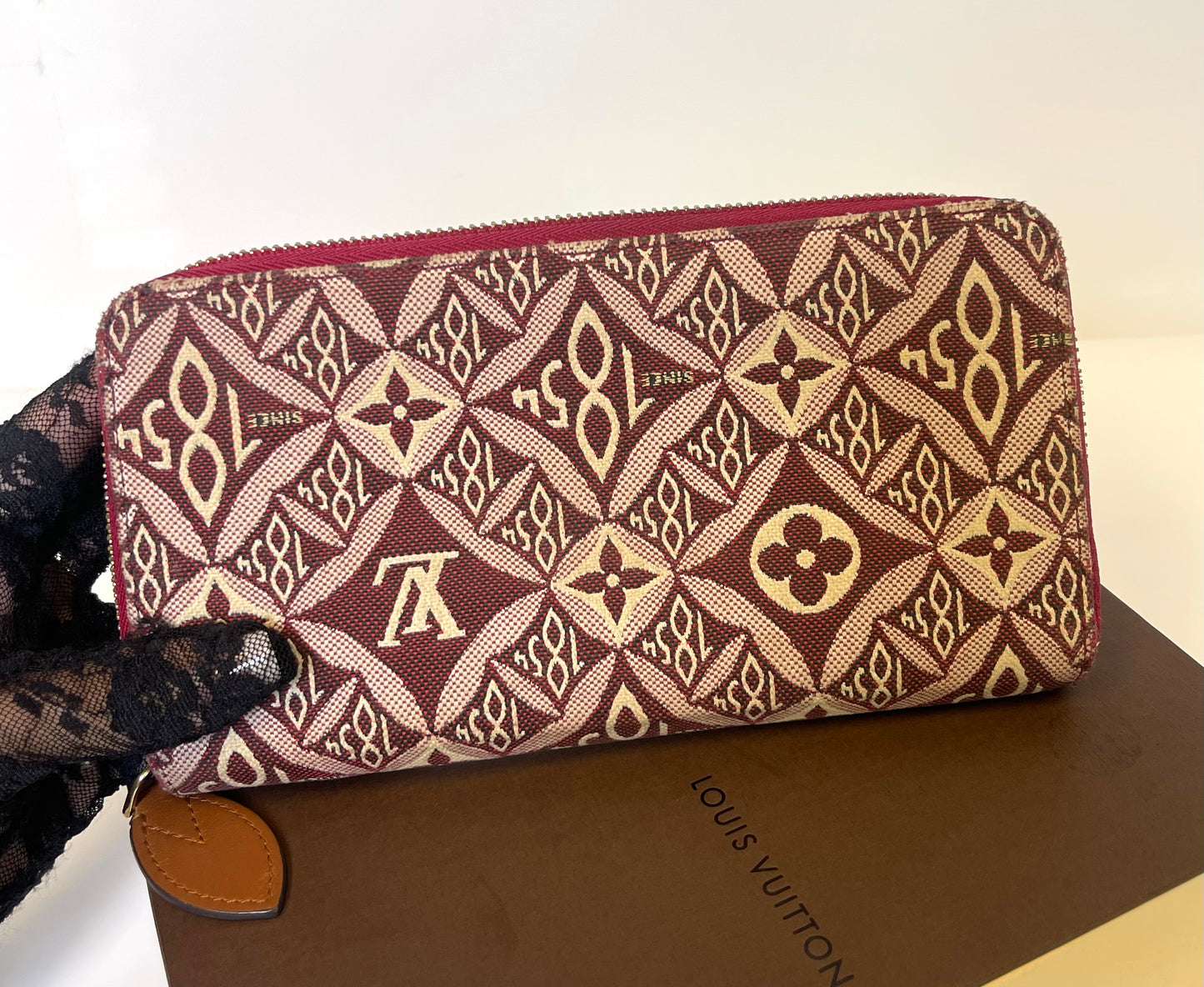 LOUIS VUITTON 1854 JACQUARD COLLECTION ZIPPY WALLET
