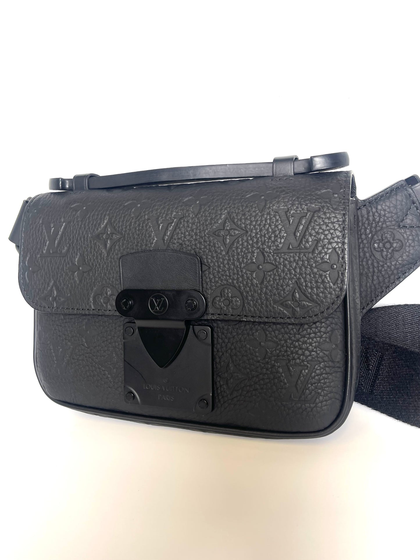 LOUIS VUITTON MEN’S BLACK EMPREINTE CROSSBODY BAG