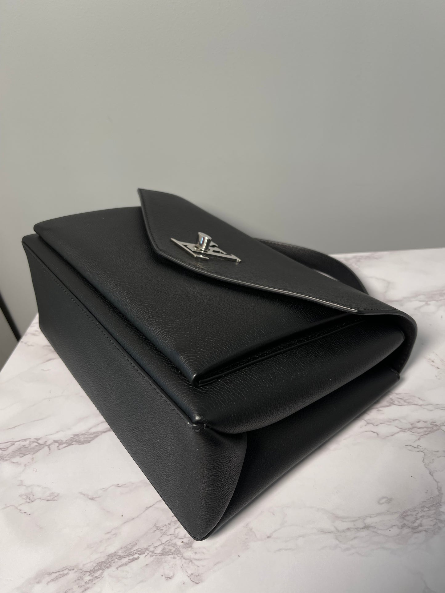 LOUIS VUITTON LOCKME BAG BLACK