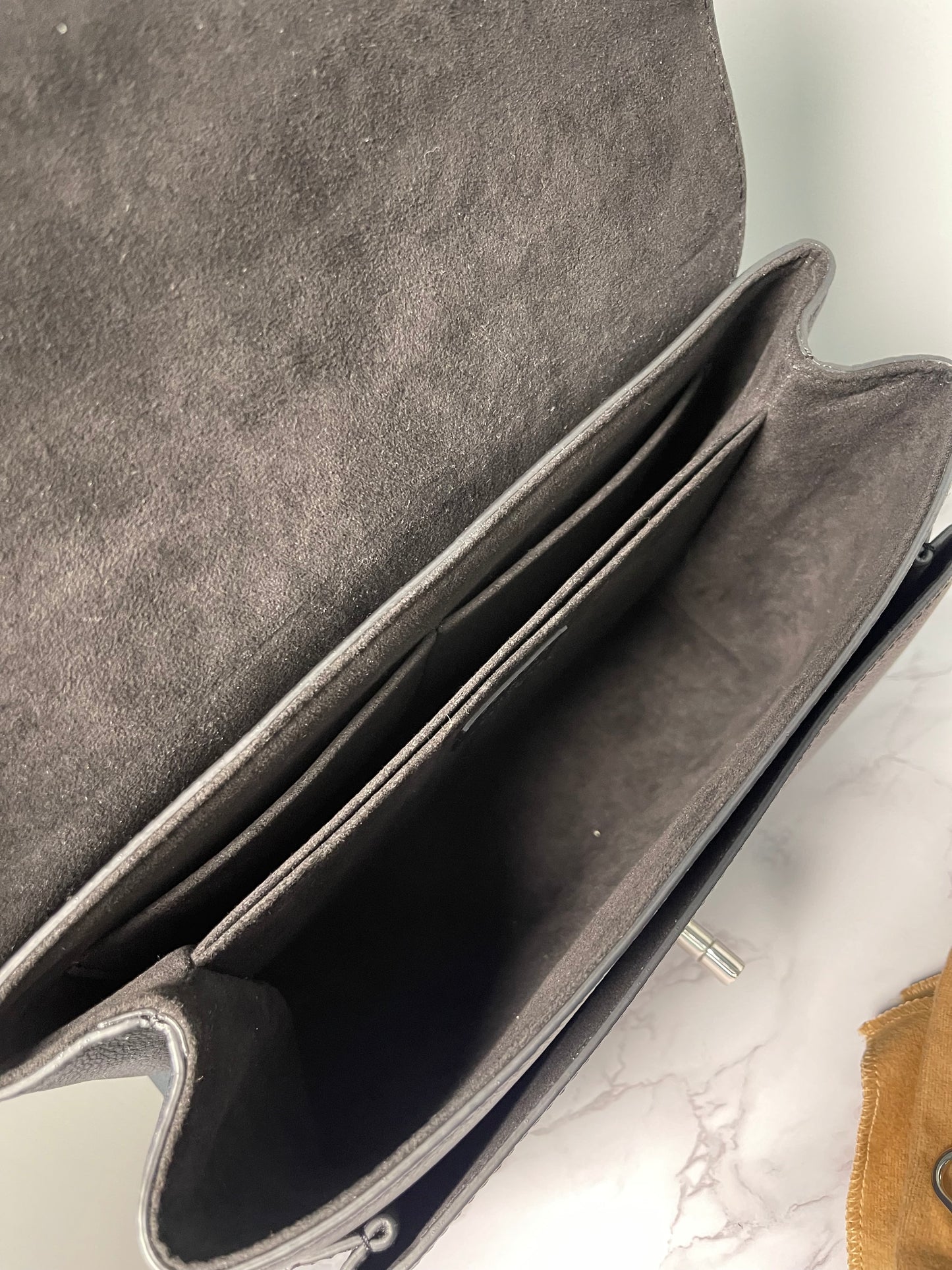 LOUIS VUITTON LOCKME BAG BLACK