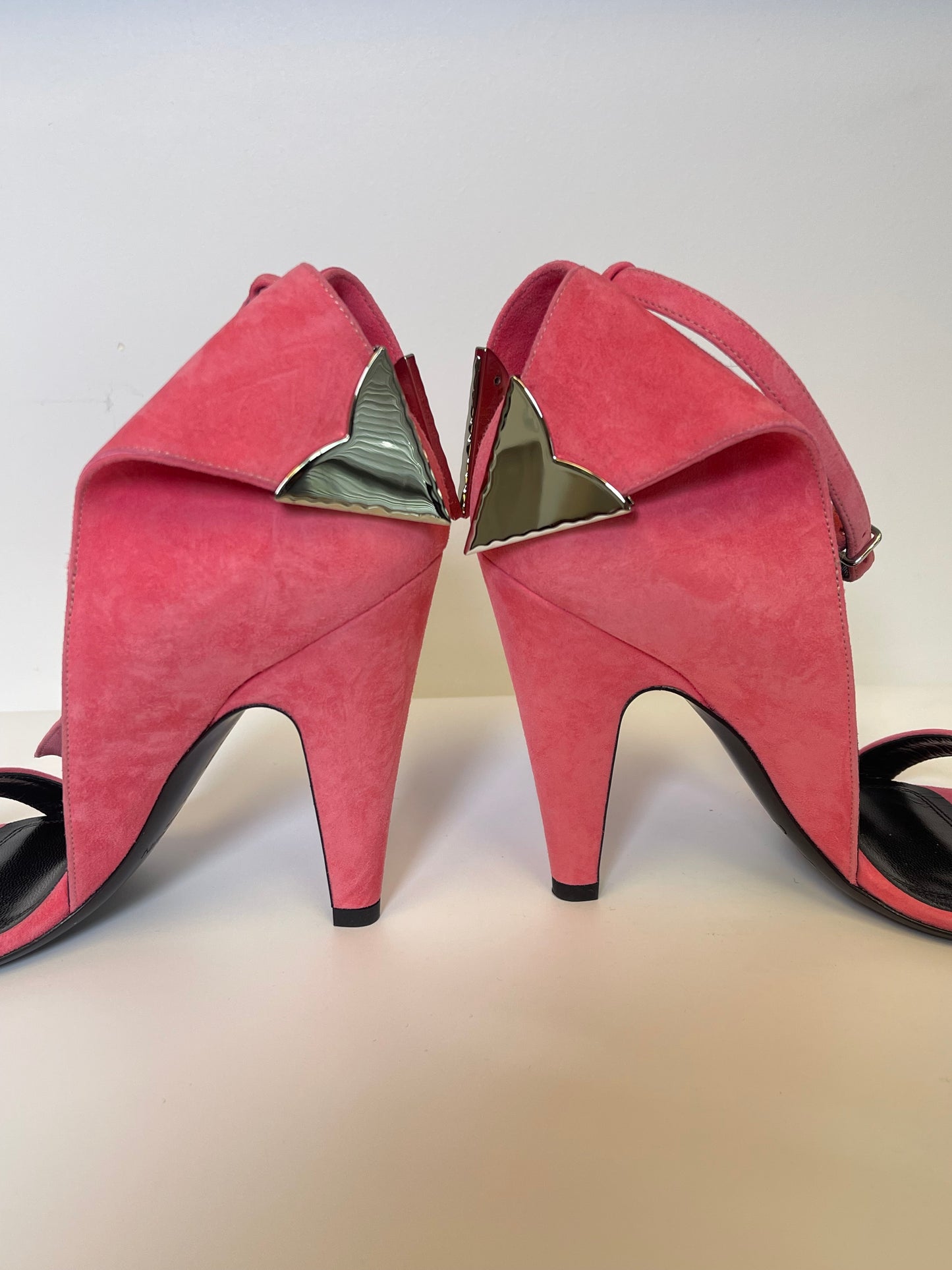 CALVIN KELIN SPECIAL EDITION PINK PUMPS SIZE 7