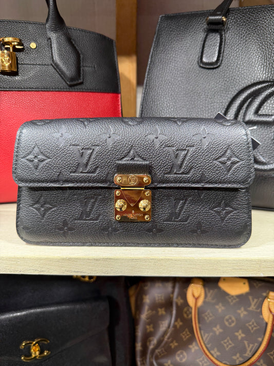 LOUIS VUITTON POCHETTE EAST WEST