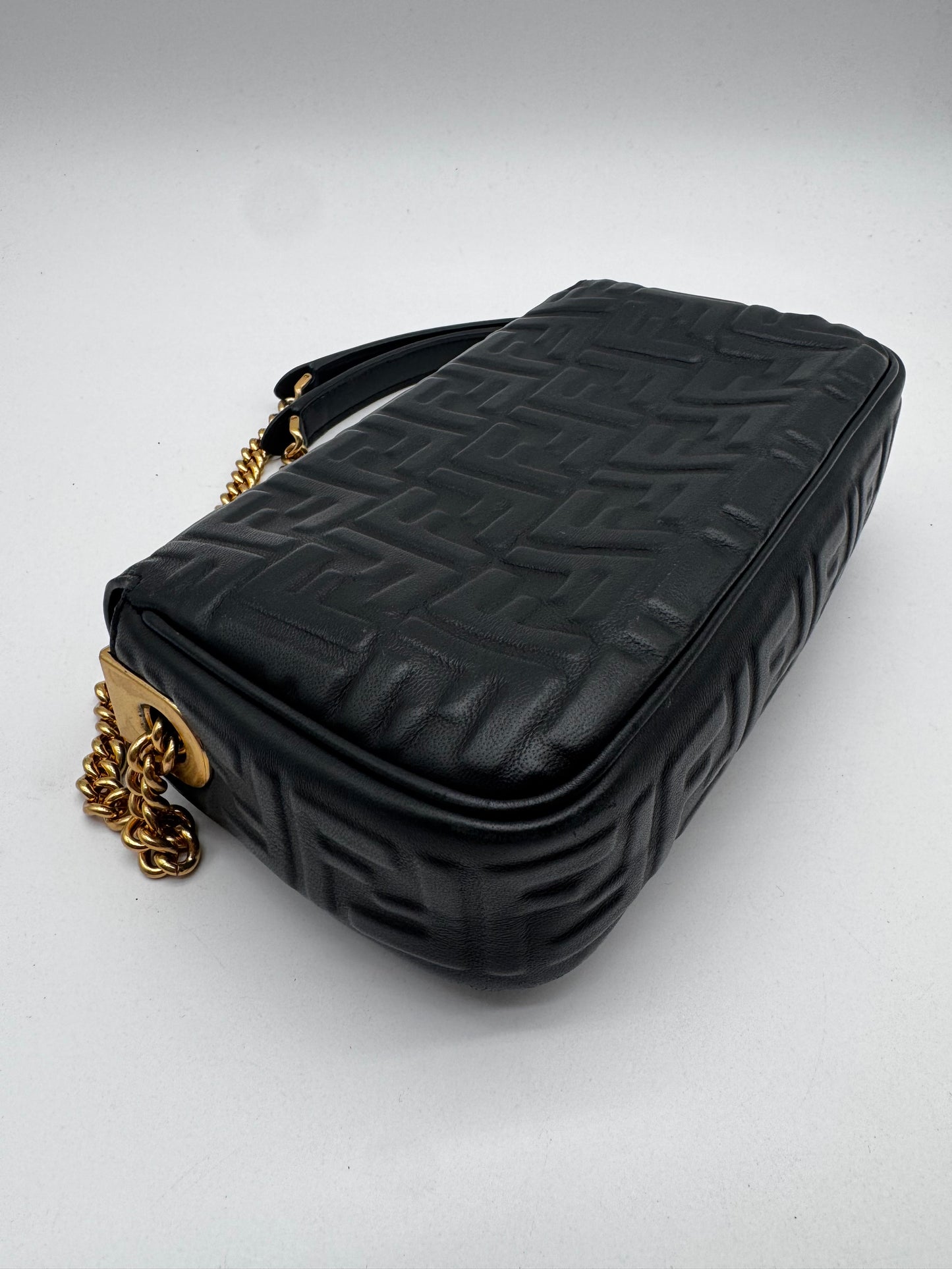 BLACK FENDI BAGUETTE (NEW ARRIVAL!)