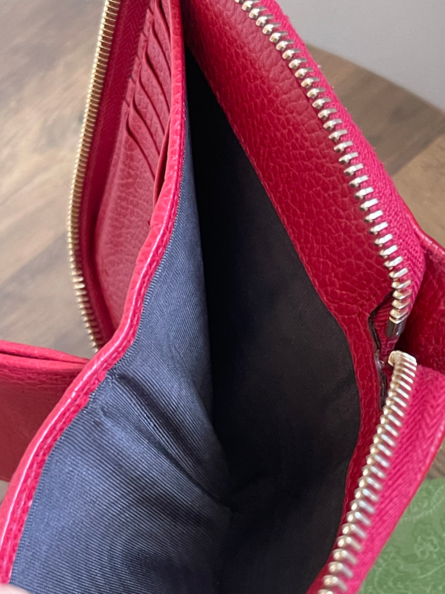 GUCCI ZIPPY WALLET RED