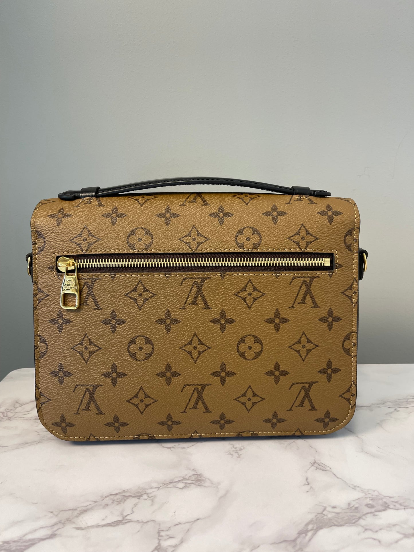 LOUIS VUITTON REVERSE MONOGRAM POCHETTE MÉTIS (LIKE-NEW!)
