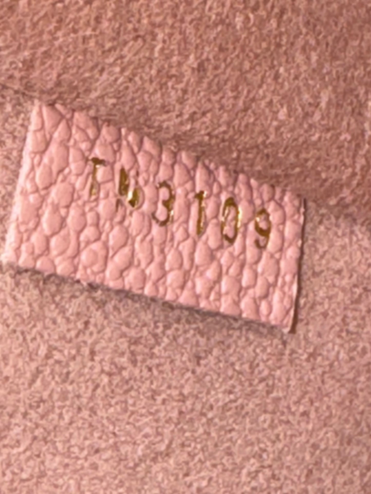 LOUIS VUITTON TOILETRY POUCH AZUR DAMIER PINK INTERIOR