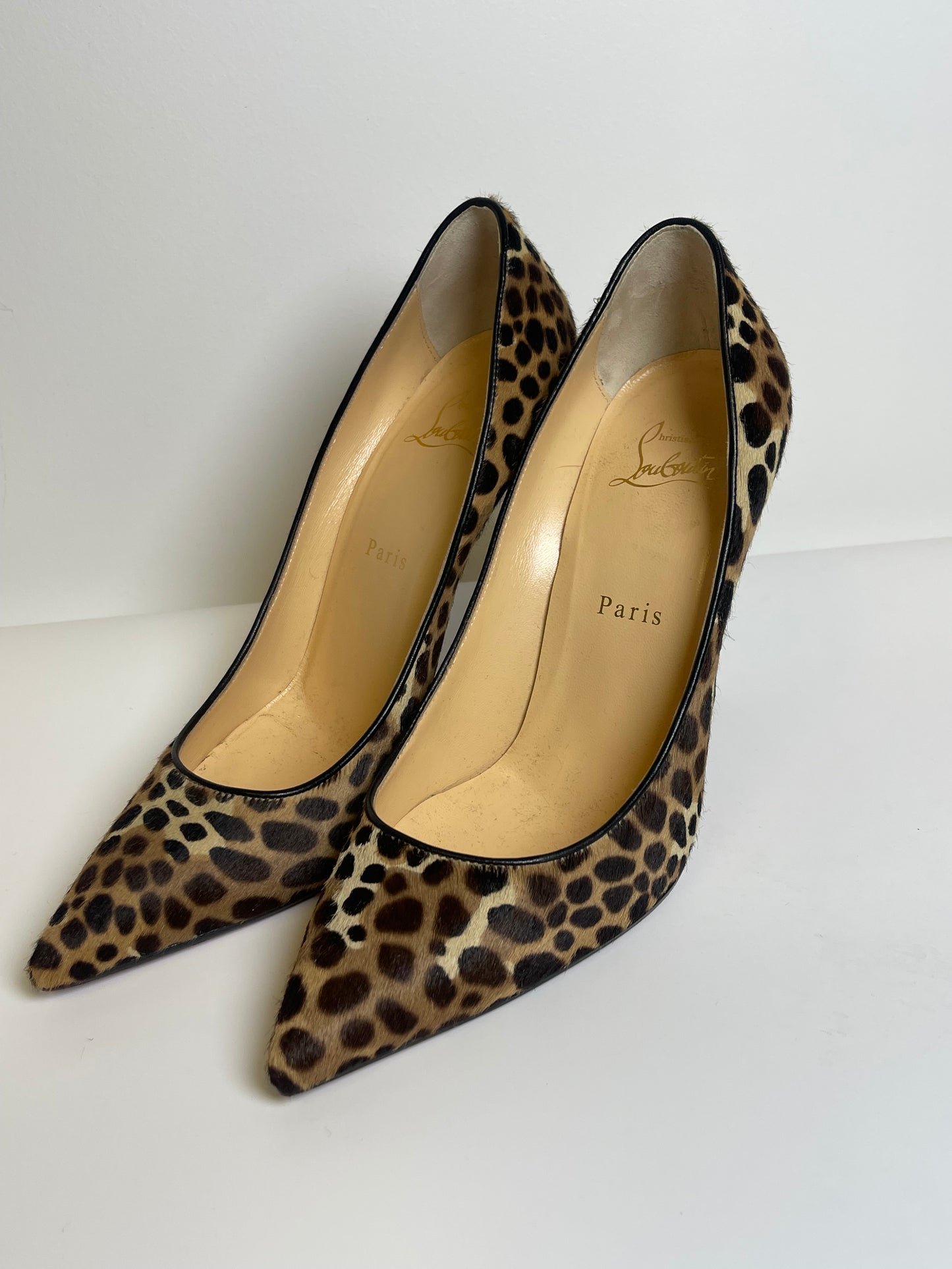 CHRISTIAN LOUBOUTIN SIZE 8.5 PUMPS CHEETAH PRINT
