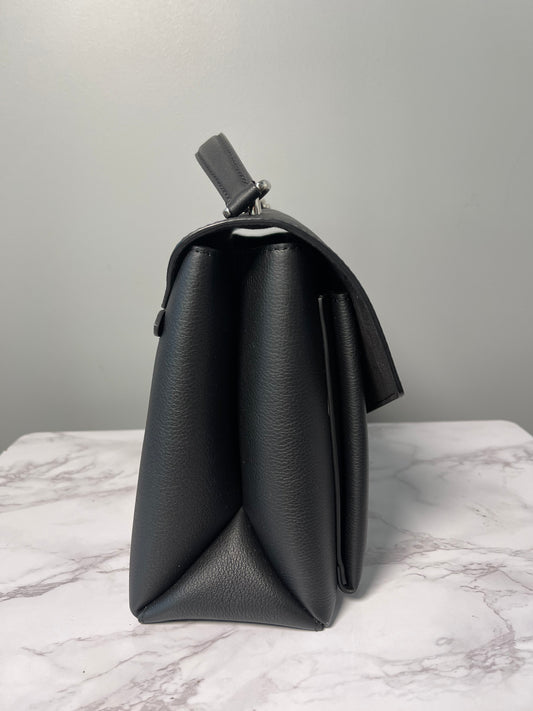 LOUIS VUITTON LOCKME BAG BLACK